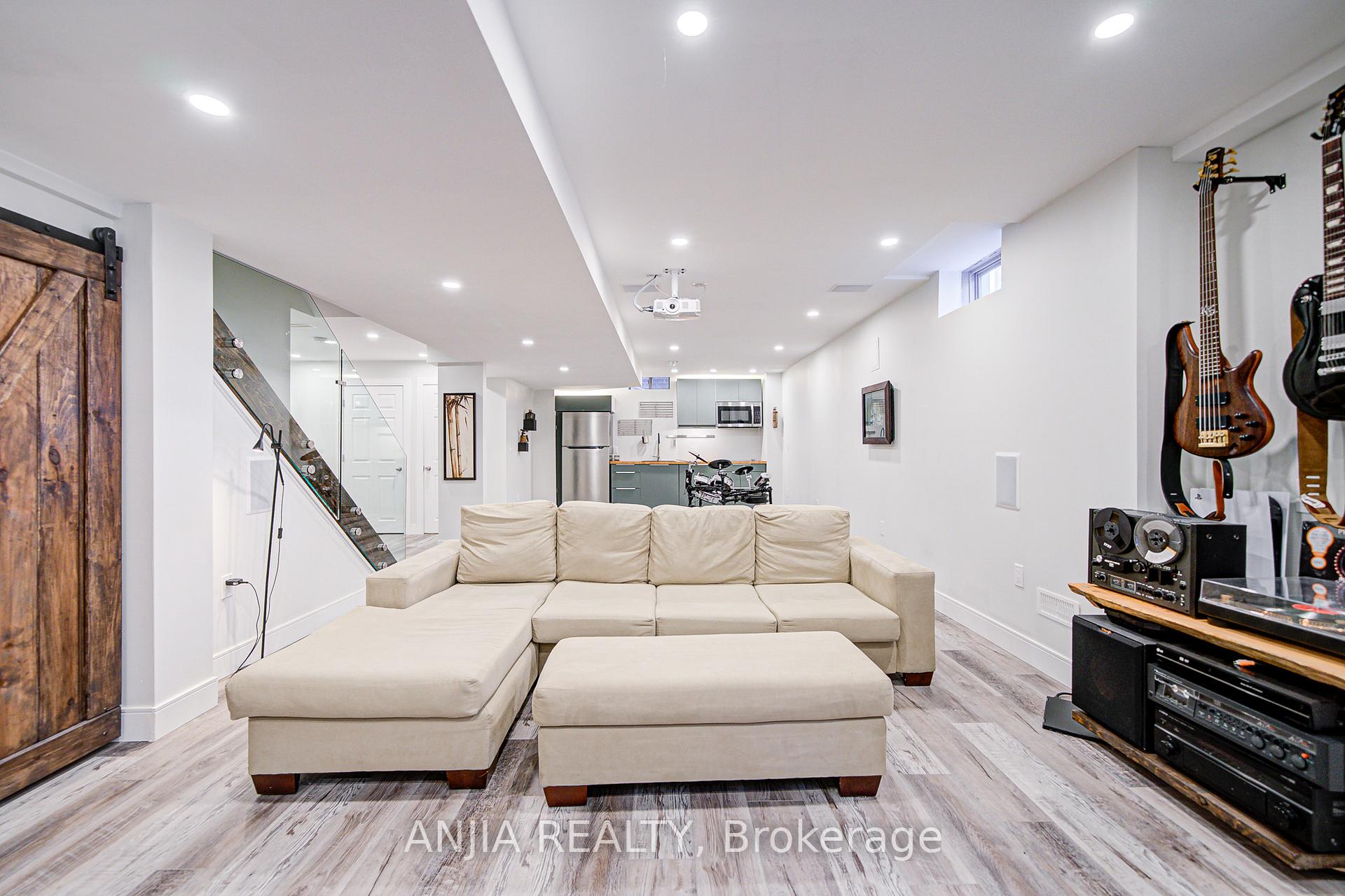 Photo 40 of 96 Brock Avenue, Markham, Berczy — HOMEH