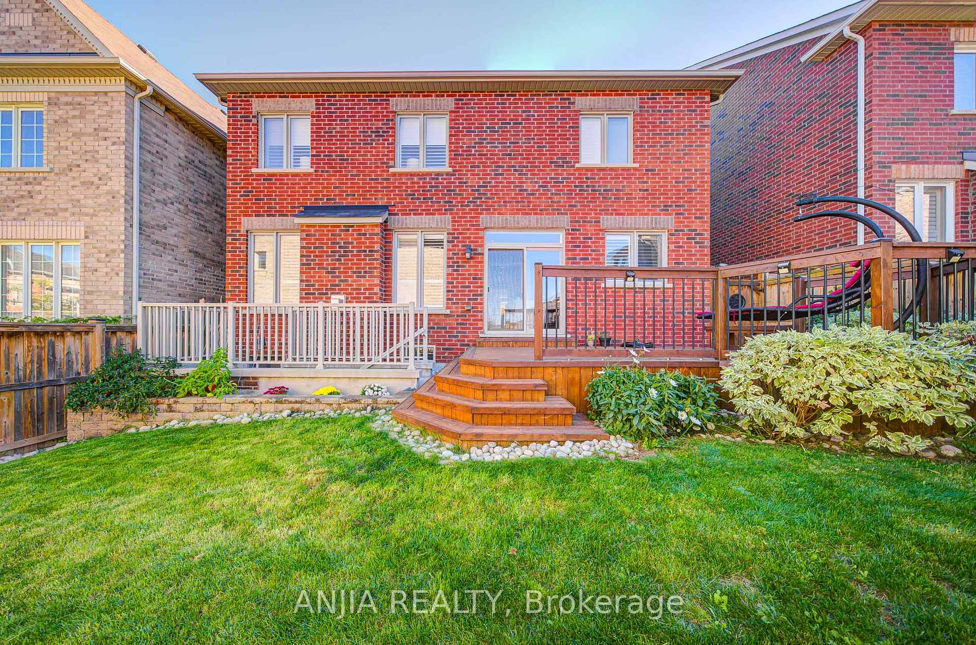 Photo 44 of 96 Brock Avenue, Markham, Berczy — HOMEH