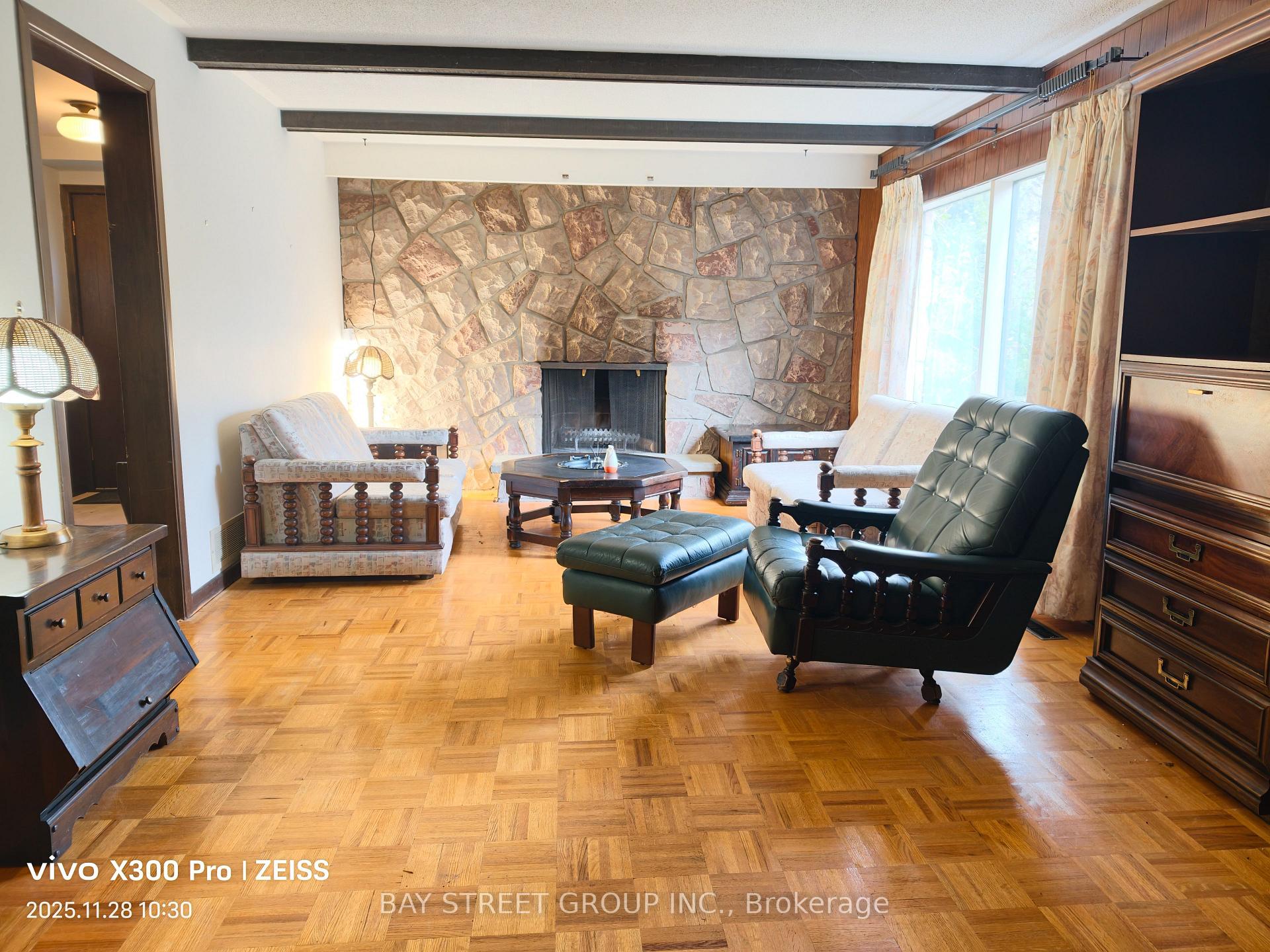 Photo 3 of 14 Jeremy Drive, Markham, Unionville — HOMEH