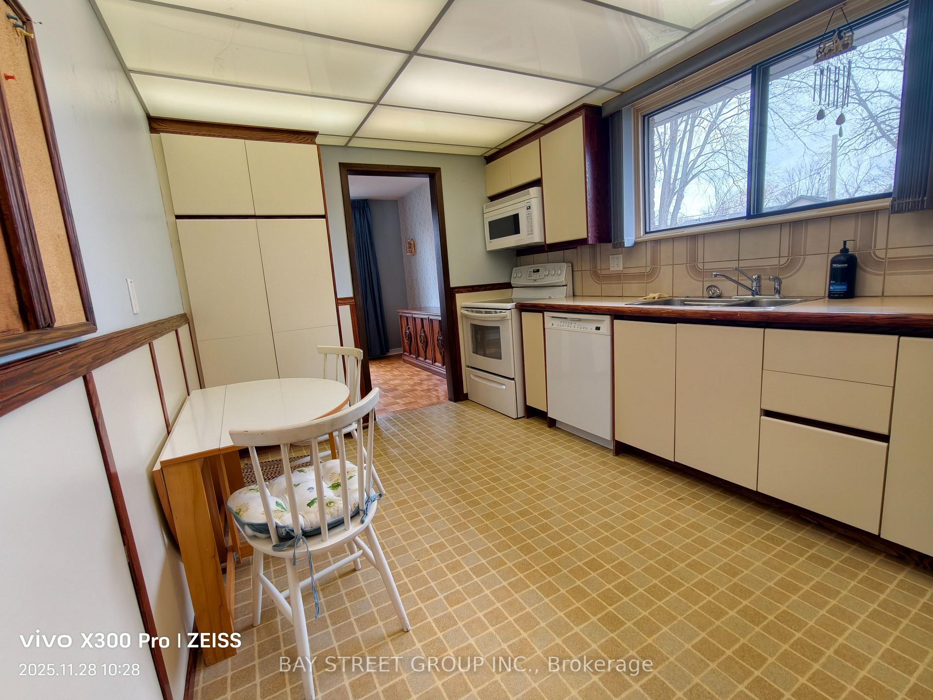 Photo 7 of 14 Jeremy Drive, Markham, Unionville — HOMEH