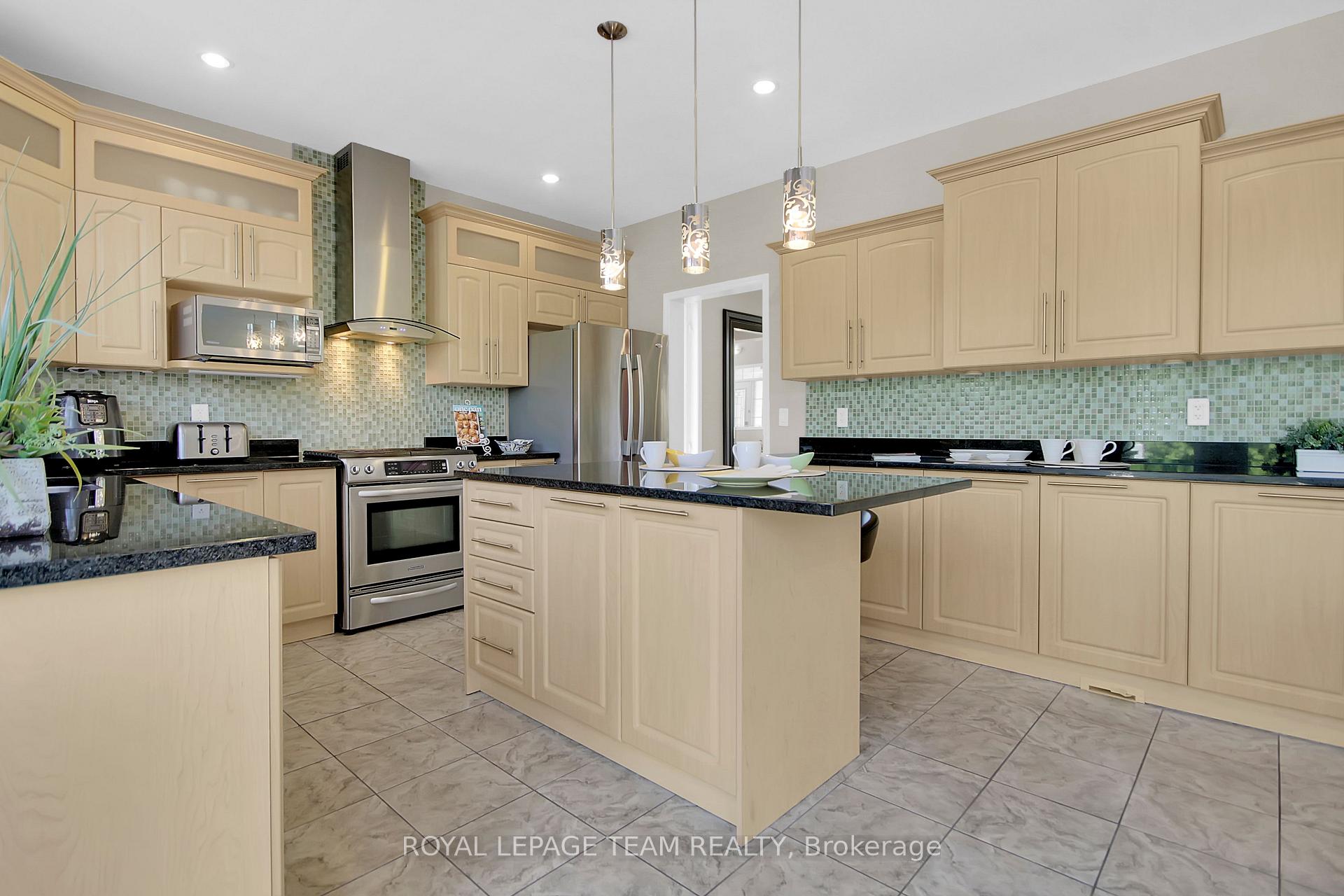 Photo 10 of 177 Ingersoll Crescent, Ottawa, Kanata - Kanata Lakes/Heritage Hills — HOMEH