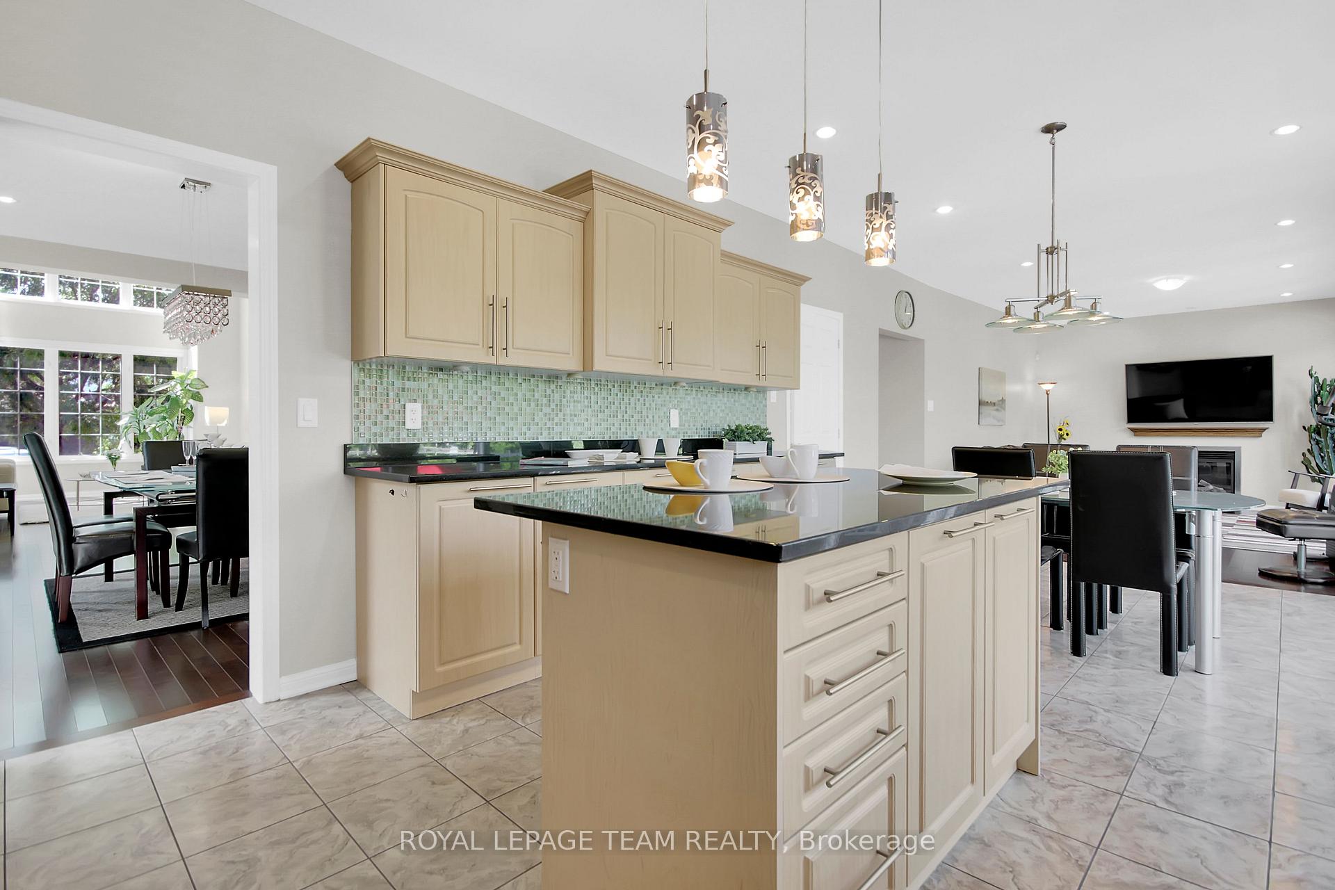 Photo 11 of 177 Ingersoll Crescent, Ottawa, Kanata - Kanata Lakes/Heritage Hills — HOMEH