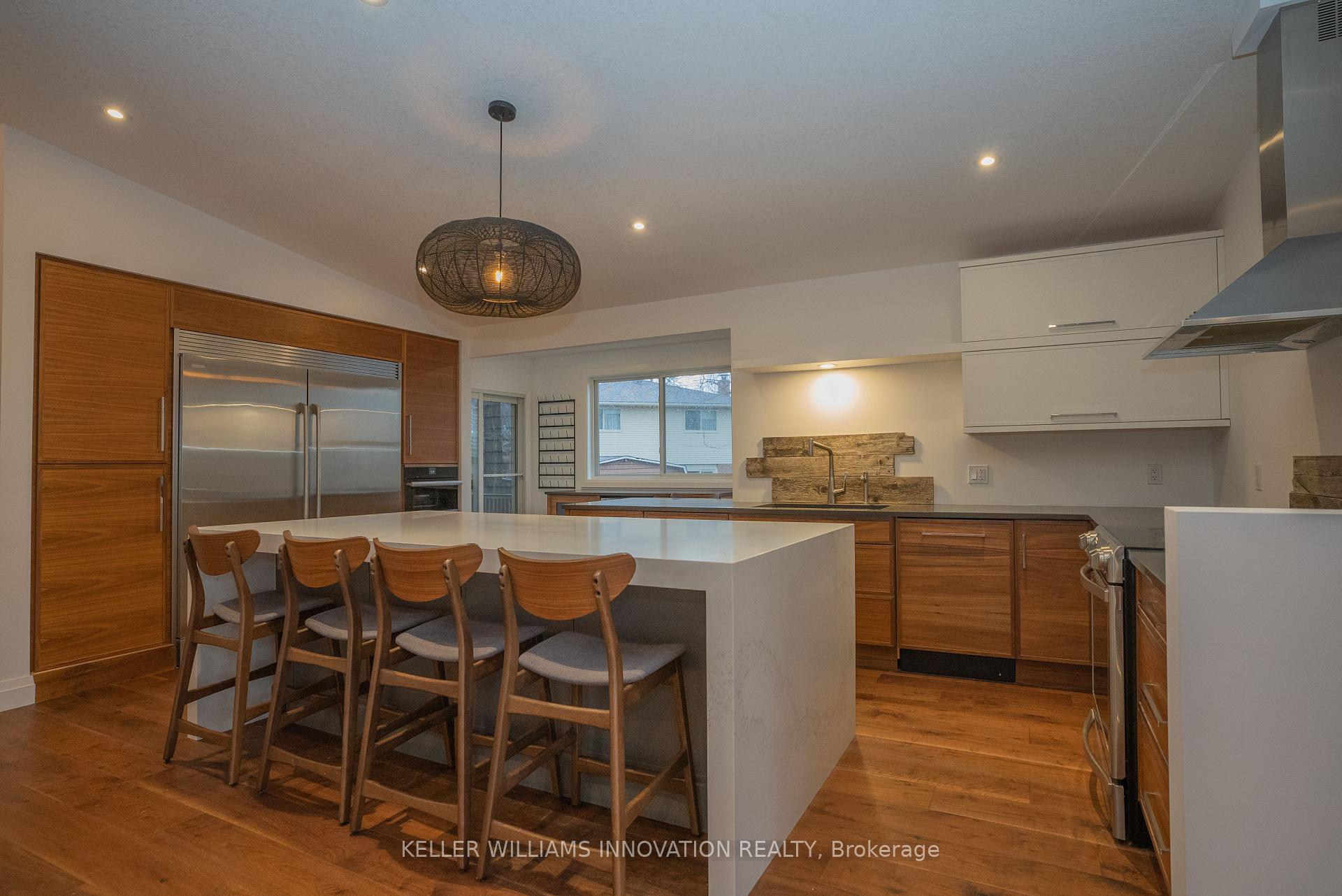 Photo 4 of 229 Westview Court, Kitchener — HOMEH