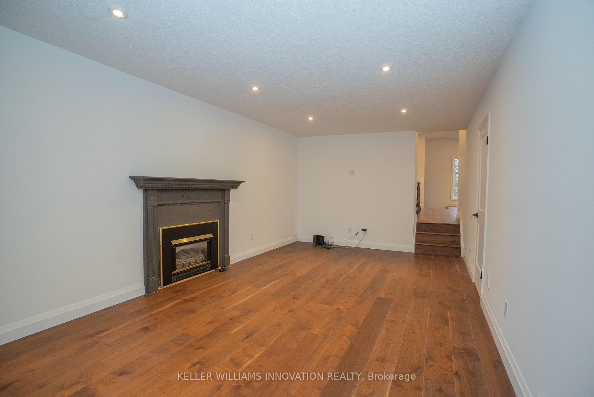 Photo 11 of 229 Westview Court, Kitchener — HOMEH