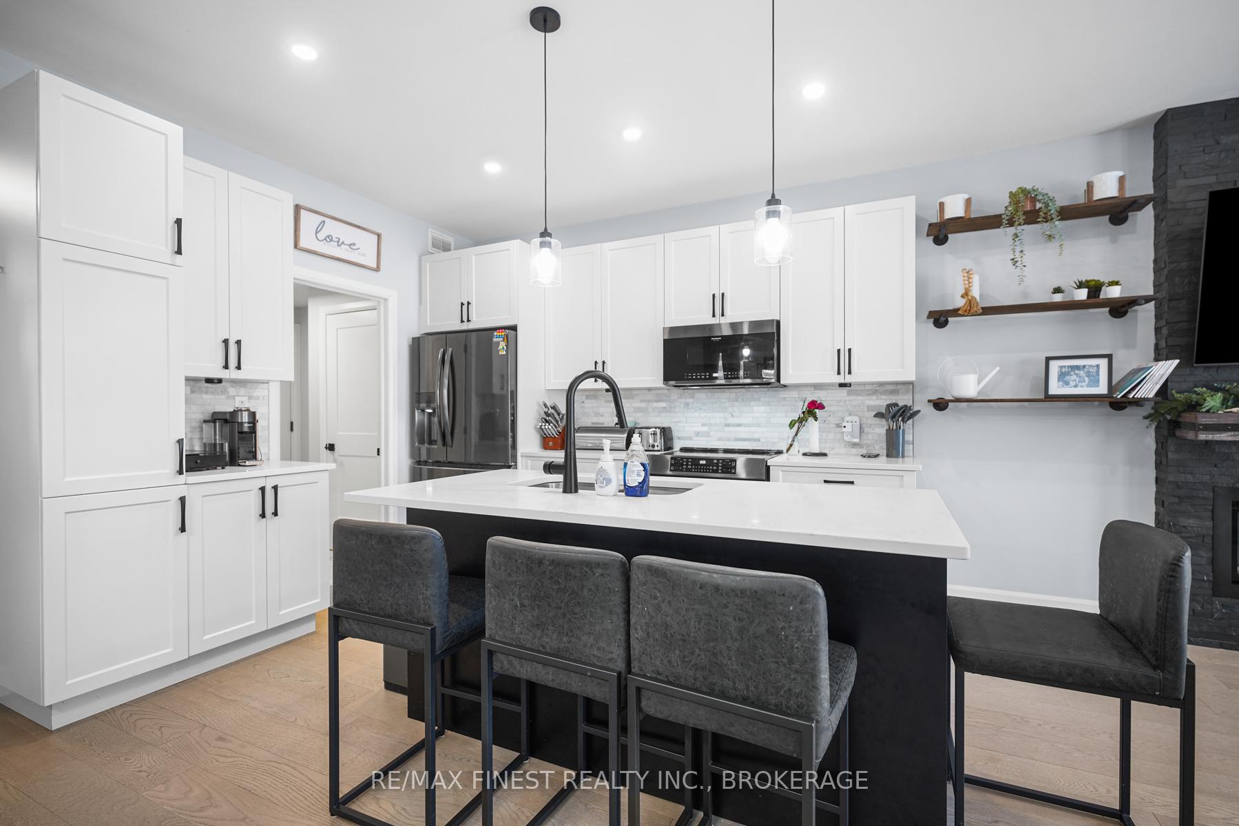 Photo 16 of 15 Dusenbury Drive, Loyalist, Lennox and Addington - South — HOMEH