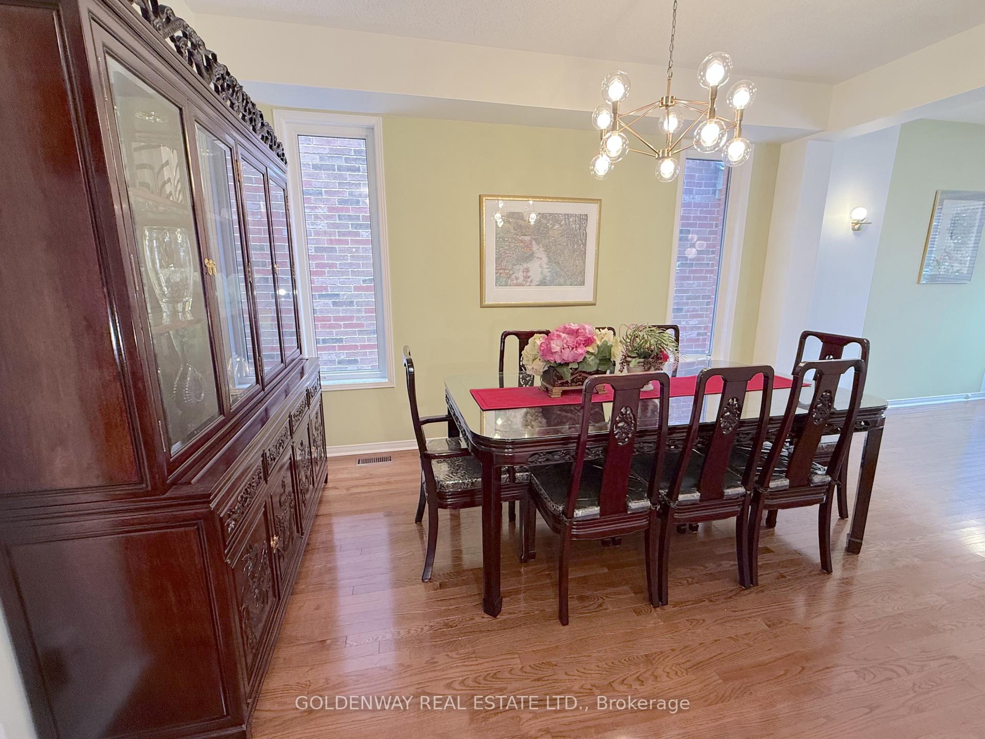 Photo 7 of 10 Bertram Earnshaw Drive, Markham, Berczy — HOMEH