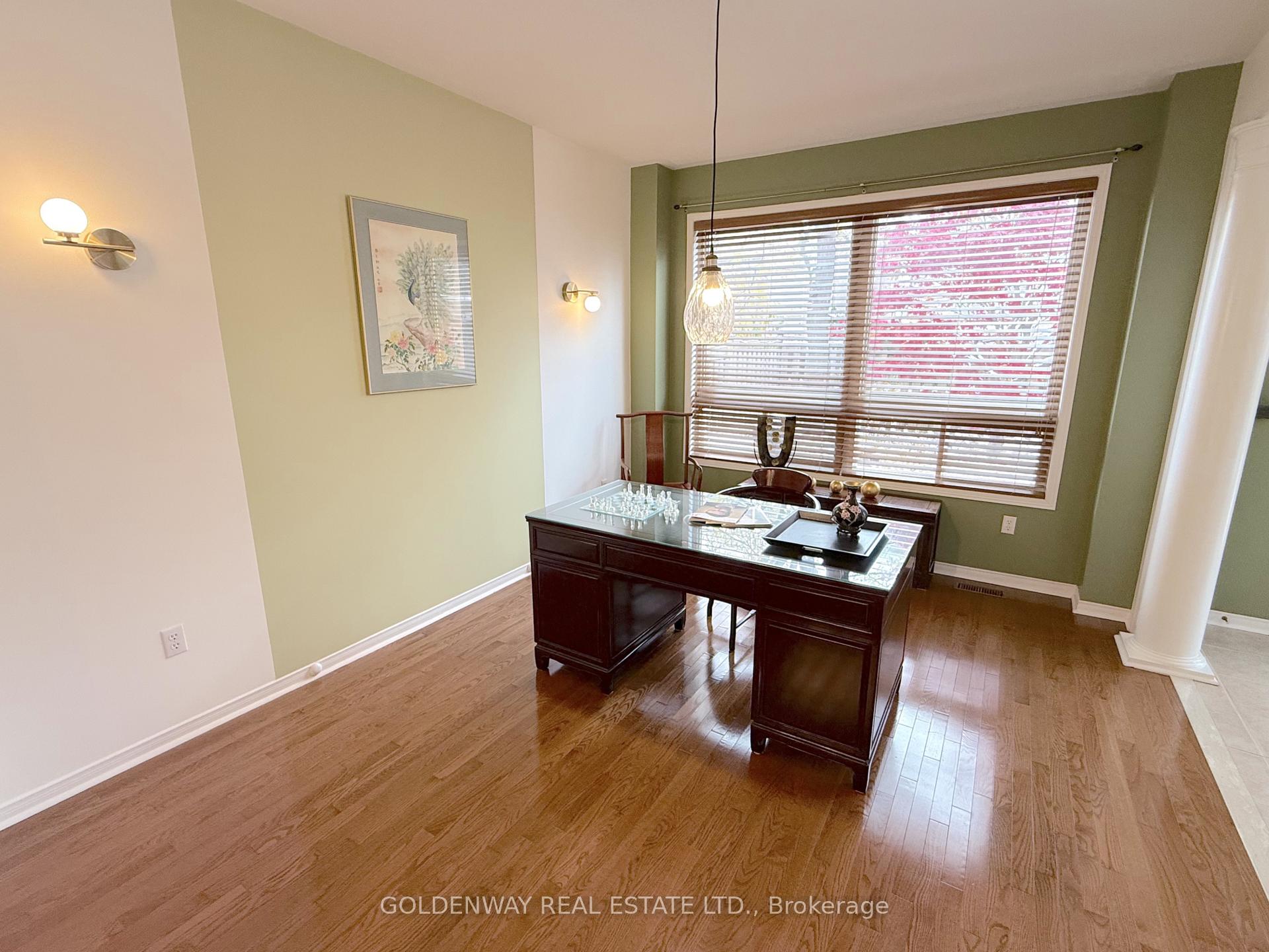 Photo 8 of 10 Bertram Earnshaw Drive, Markham, Berczy — HOMEH