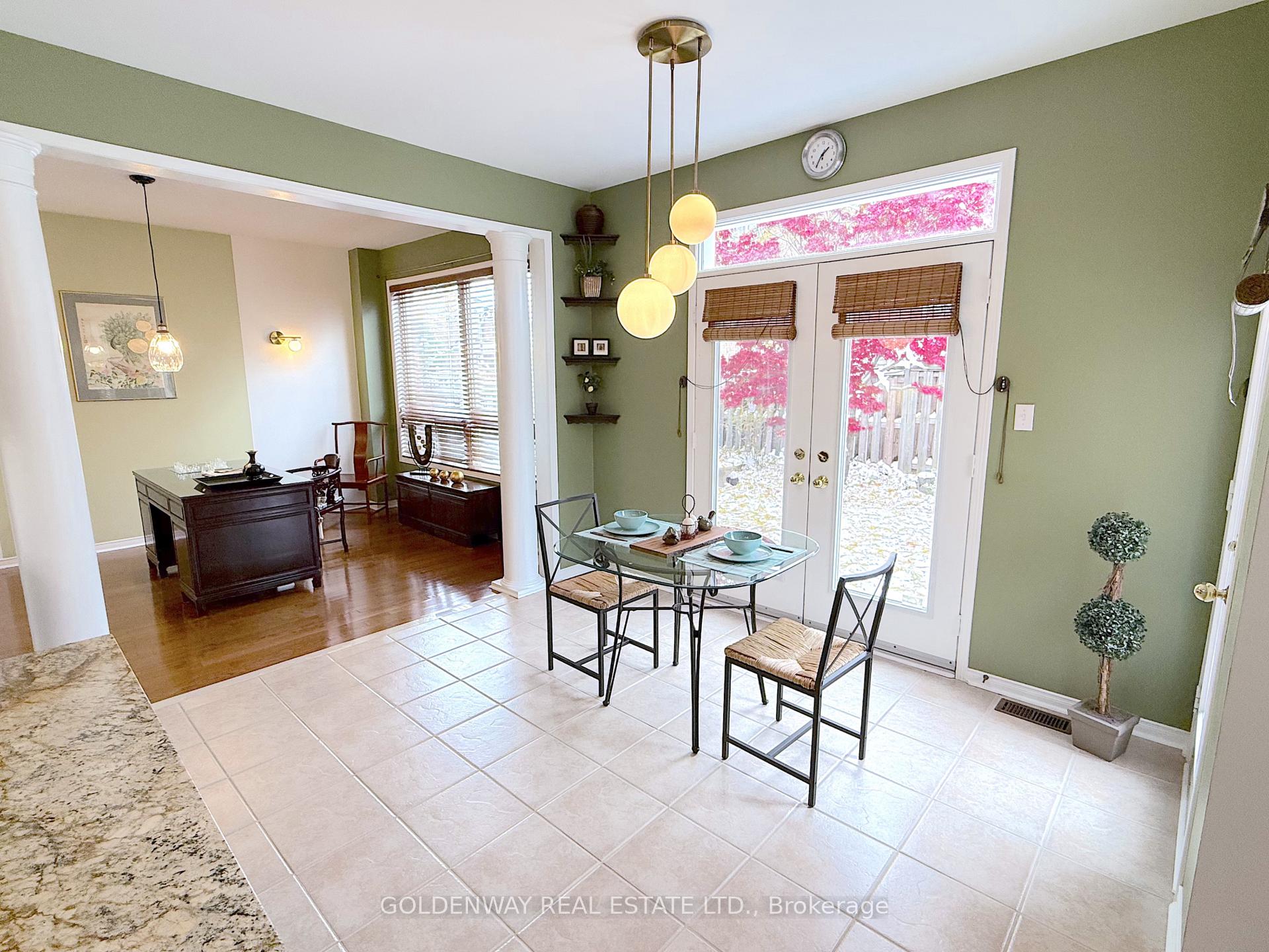 Photo 12 of 10 Bertram Earnshaw Drive, Markham, Berczy — HOMEH
