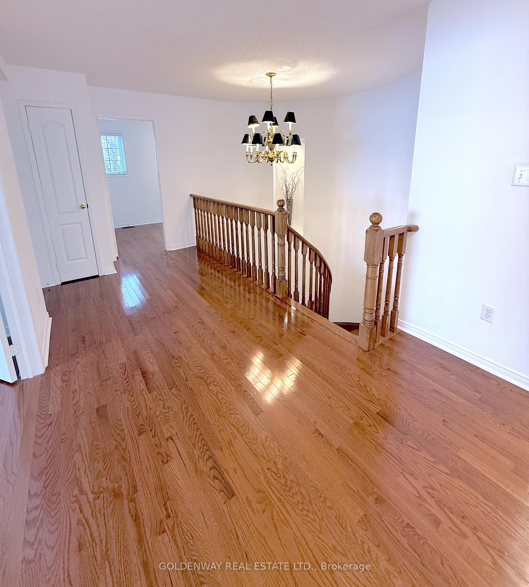 Photo 18 of 10 Bertram Earnshaw Drive, Markham, Berczy — HOMEH