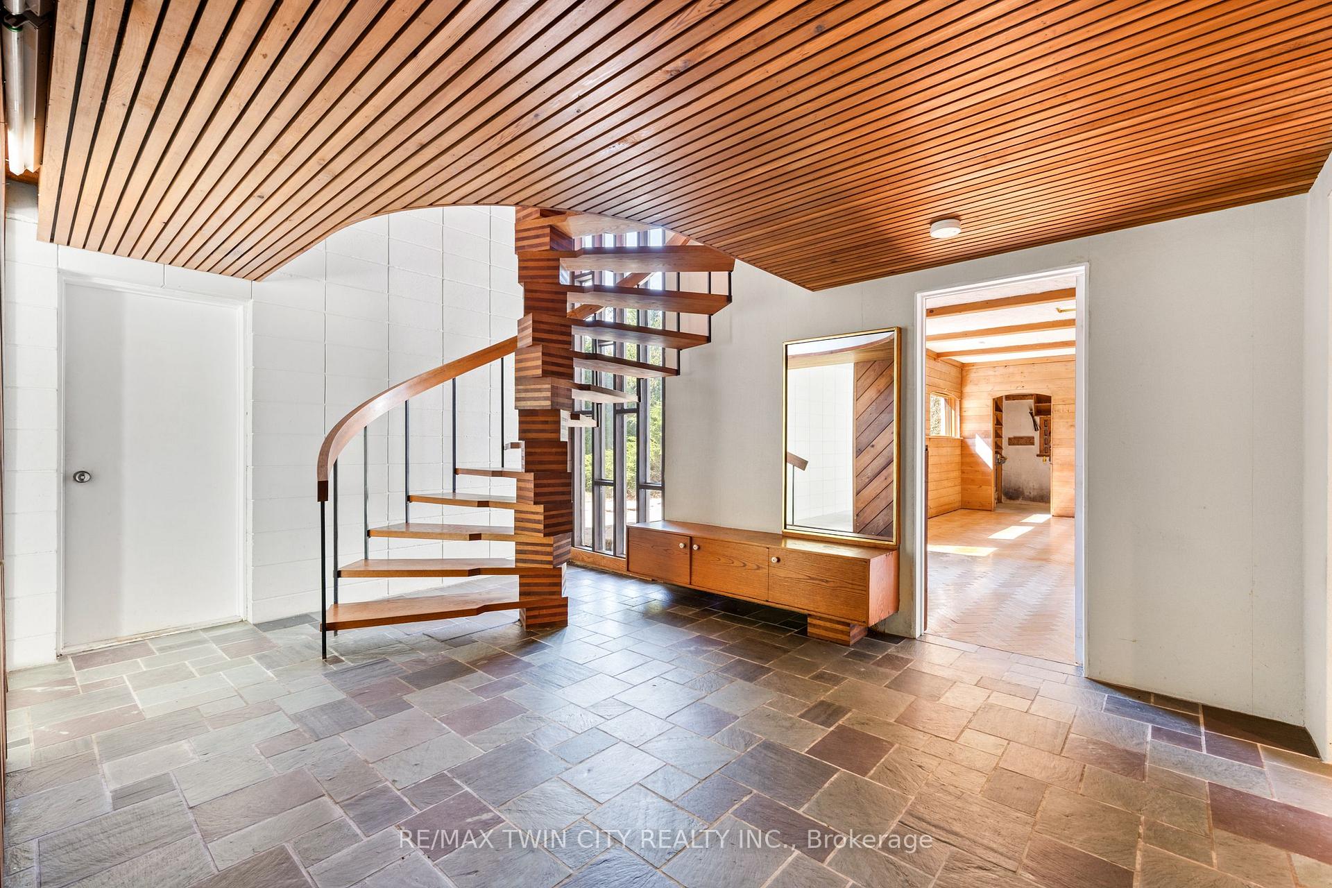 Photo 8 of 121 Grand Hill Drive, Kitchener — HOMEH