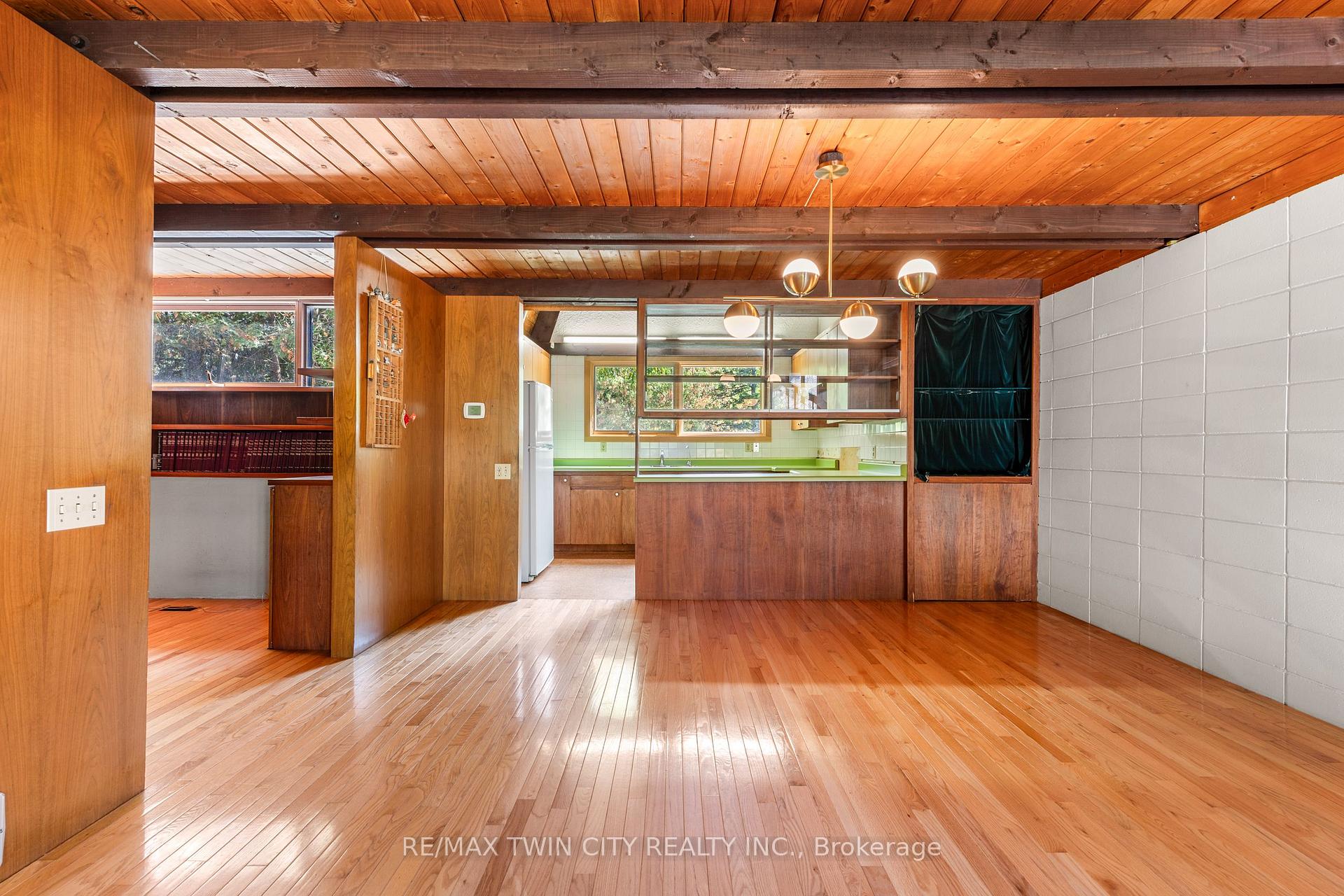 Photo 10 of 121 Grand Hill Drive, Kitchener — HOMEH