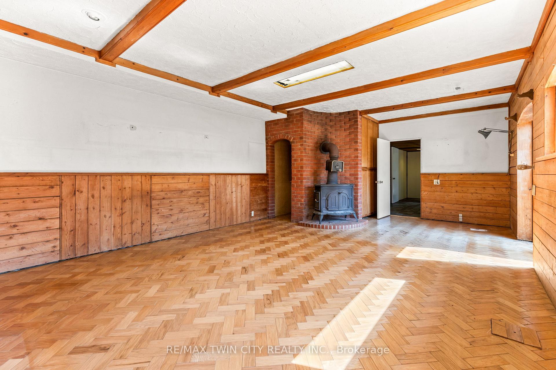 Photo 37 of 121 Grand Hill Drive, Kitchener — HOMEH