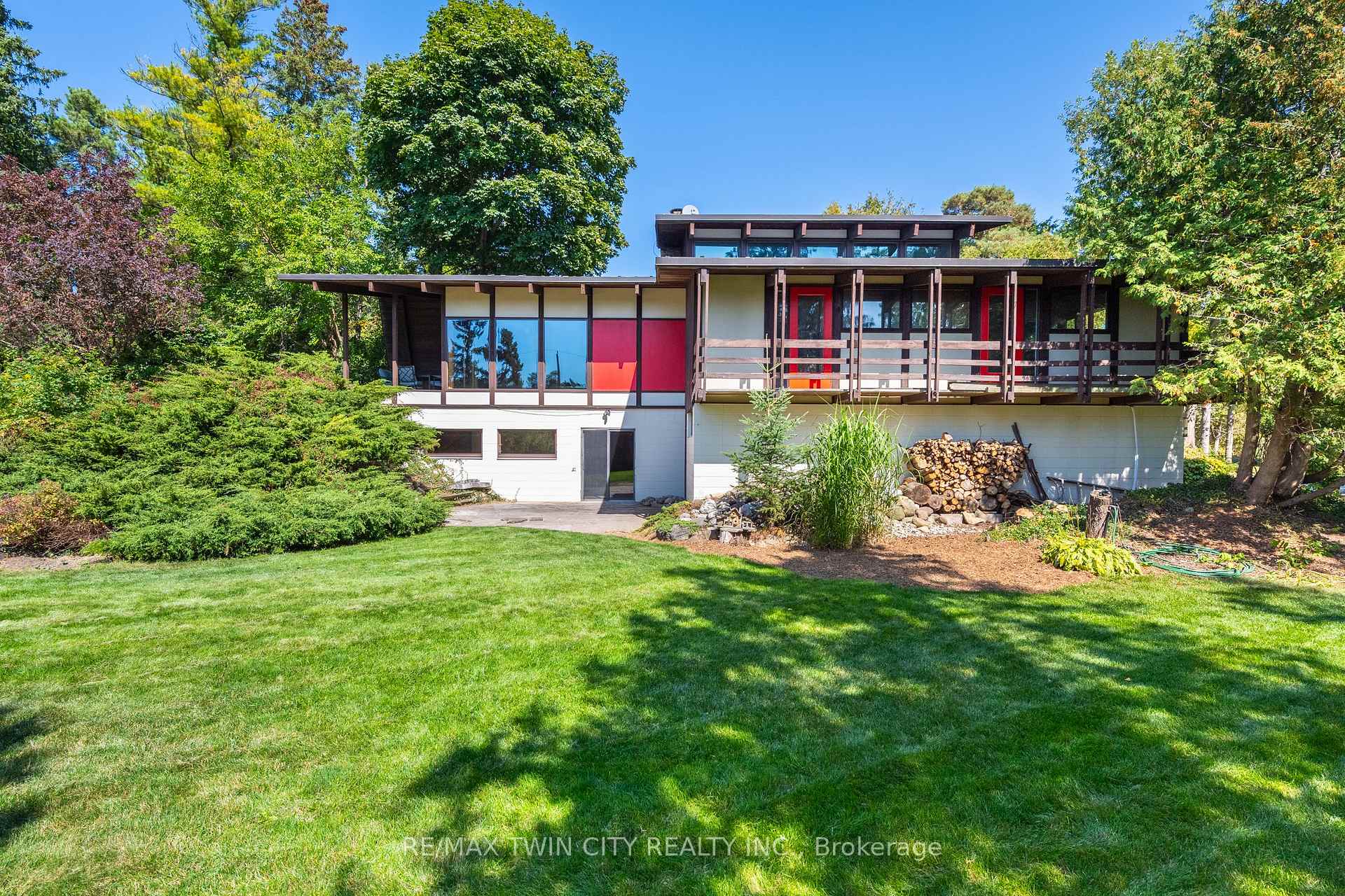 Photo 42 of 121 Grand Hill Drive, Kitchener — HOMEH