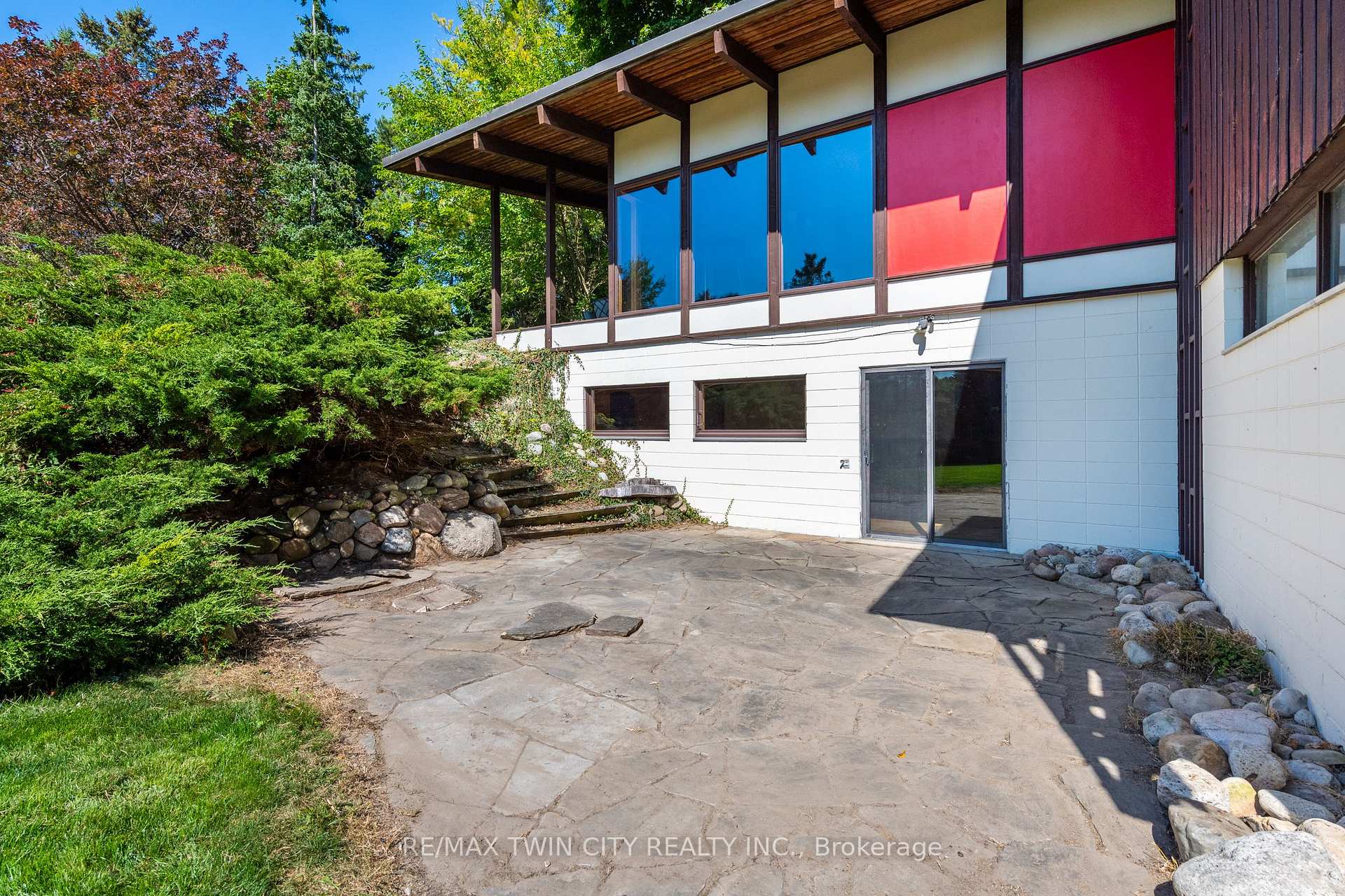 Photo 44 of 121 Grand Hill Drive, Kitchener — HOMEH