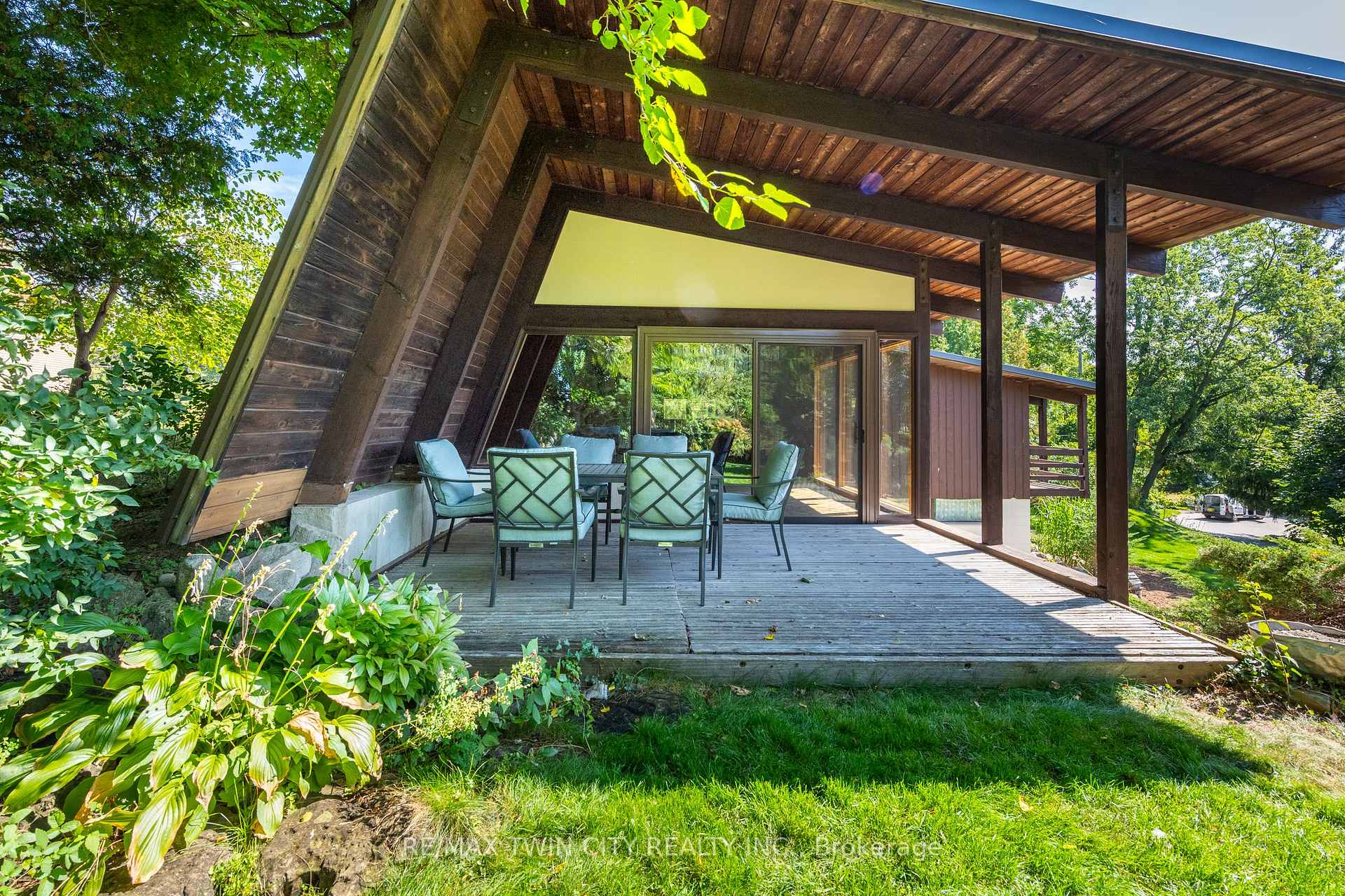 Photo 47 of 121 Grand Hill Drive, Kitchener — HOMEH