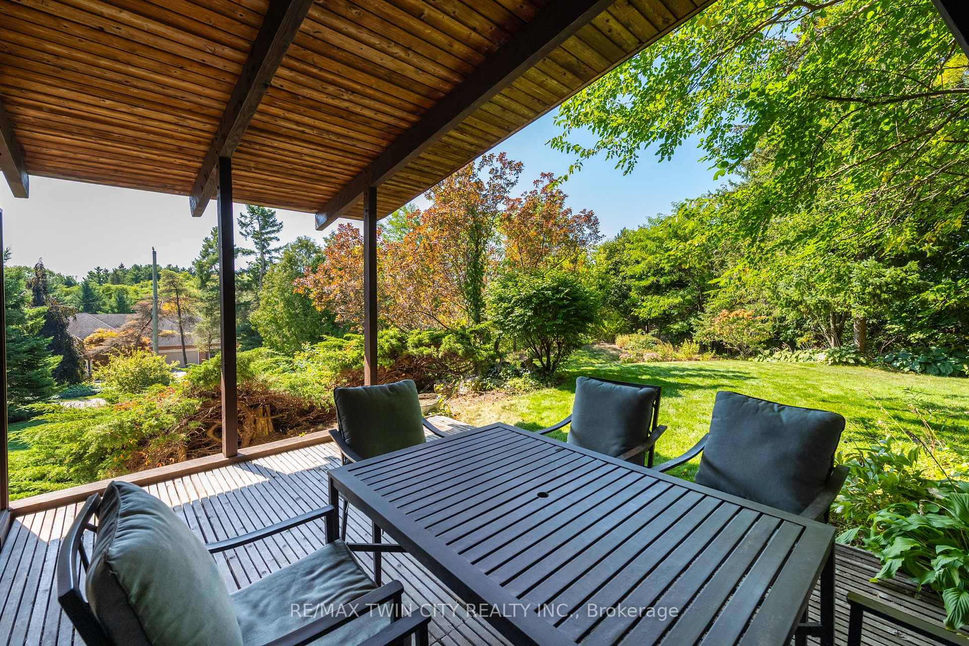 Photo 48 of 121 Grand Hill Drive, Kitchener — HOMEH