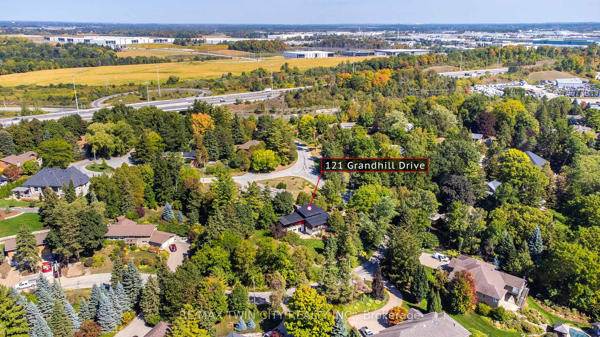 Photo 49 of 121 Grand Hill Drive, Kitchener — HOMEH