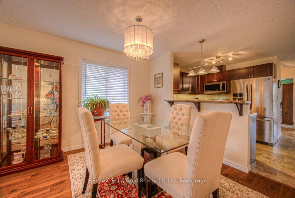 Photo 12 of 970 Zeller Crescent N, Kitchener — HOMEH