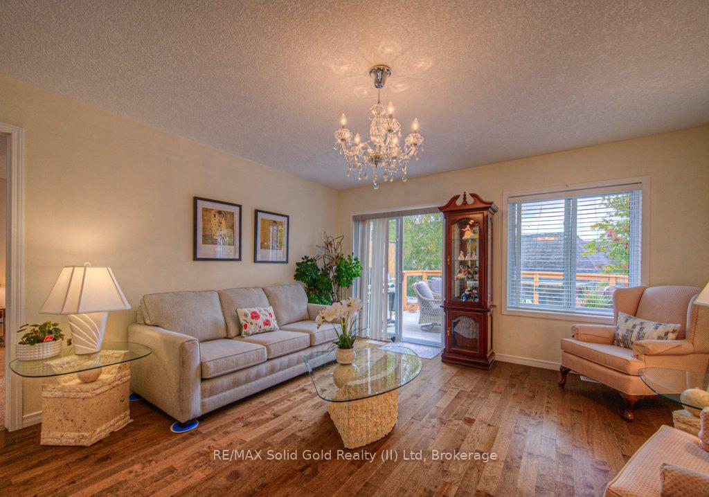 Photo 15 of 970 Zeller Crescent N, Kitchener — HOMEH