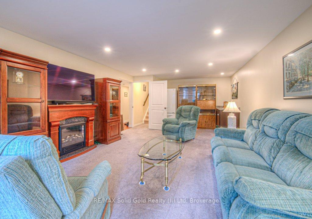 Photo 25 of 970 Zeller Crescent N, Kitchener — HOMEH