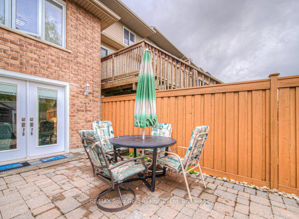 Photo 39 of 970 Zeller Crescent N, Kitchener — HOMEH