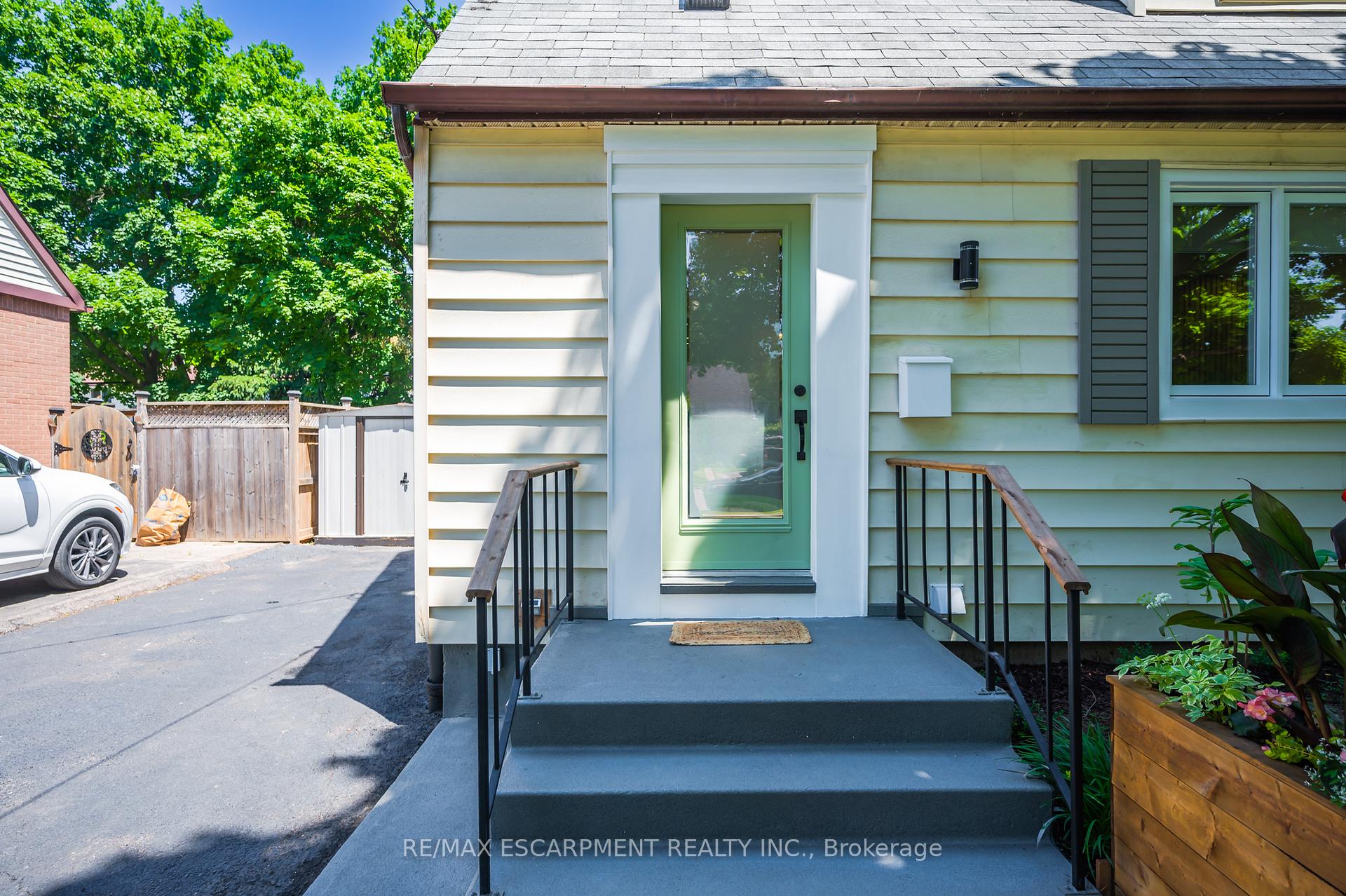 Photo 2 of 45 Glengrove Avenue, Hamilton, McQuesten — HOMEH