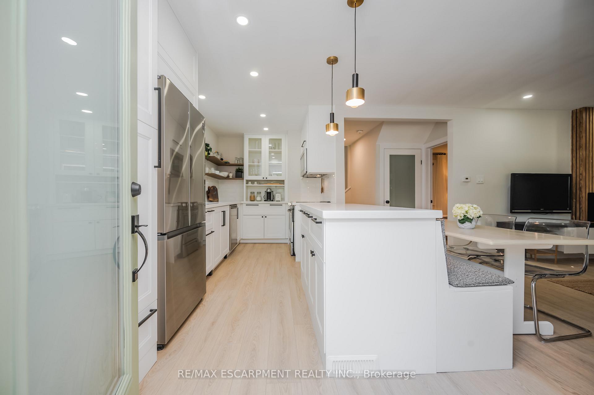 Photo 3 of 45 Glengrove Avenue, Hamilton, McQuesten — HOMEH
