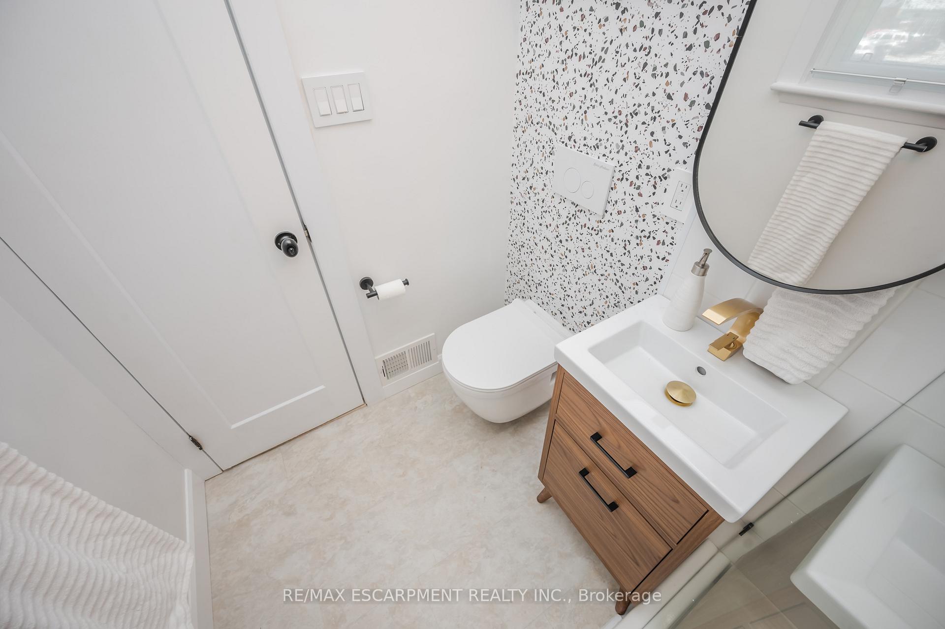 Photo 17 of 45 Glengrove Avenue, Hamilton, McQuesten — HOMEH
