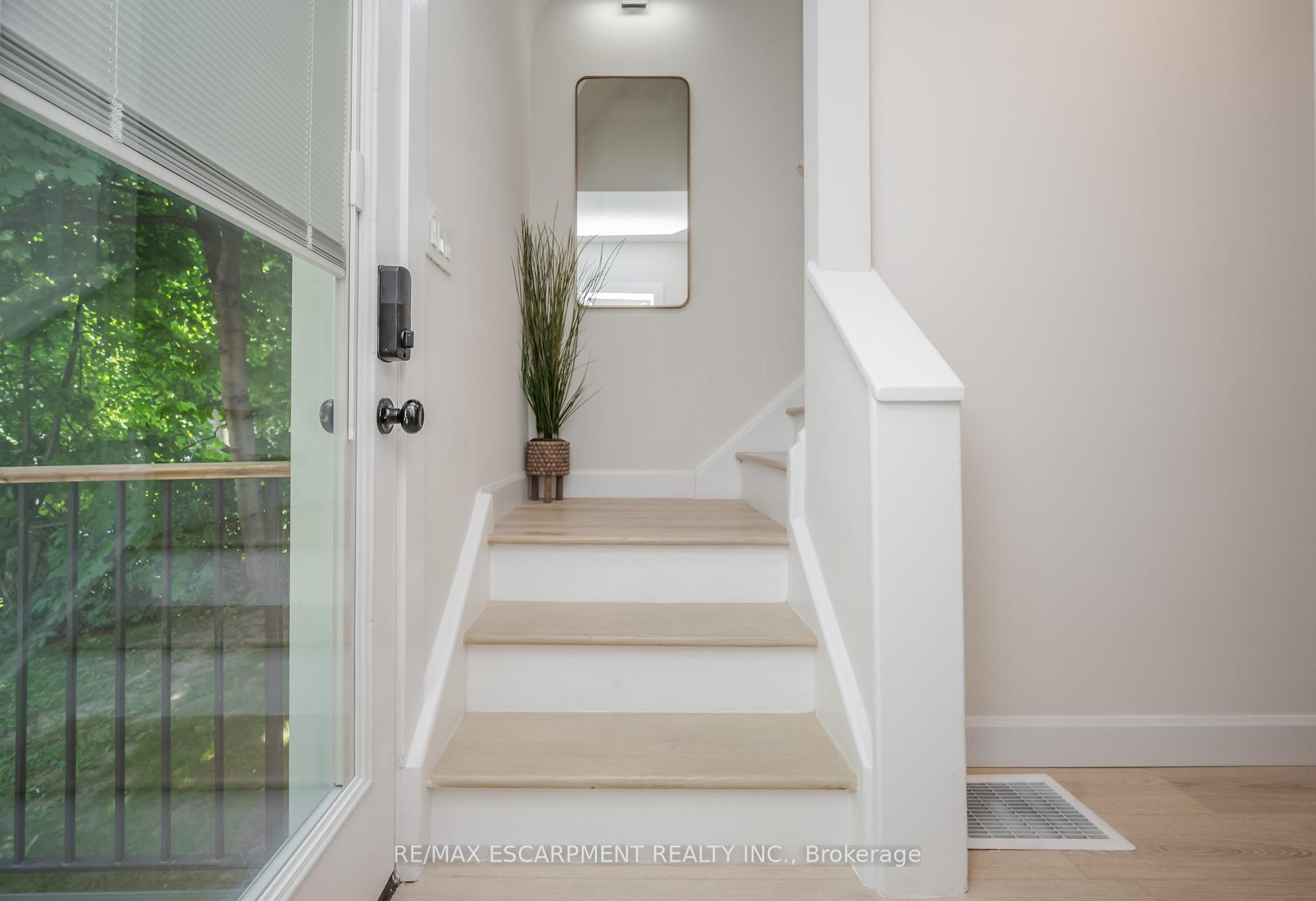 Photo 18 of 45 Glengrove Avenue, Hamilton, McQuesten — HOMEH