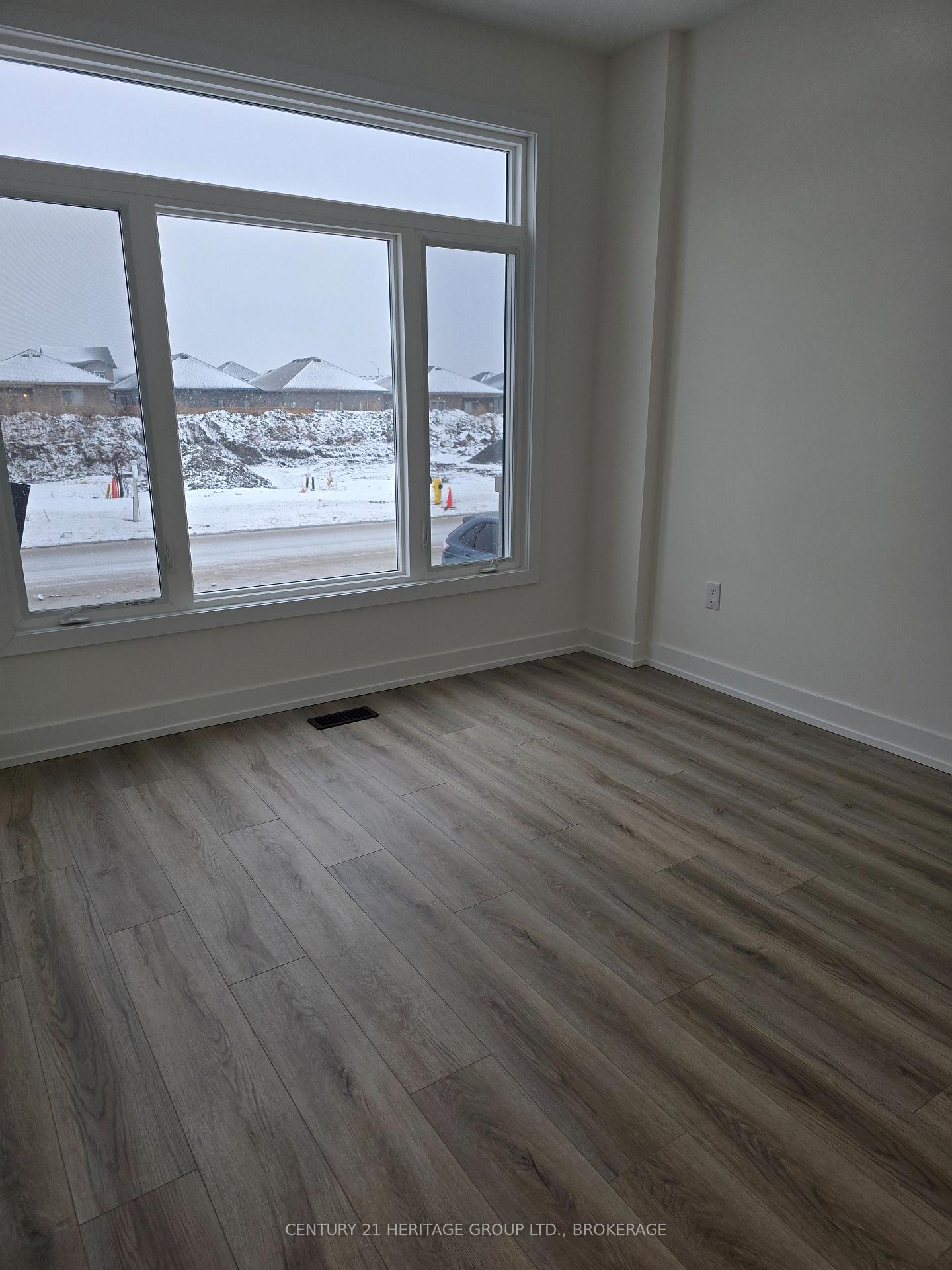 Photo 9 of 105 Creighton Drive, Loyalist, Lennox and Addington - South — HOMEH