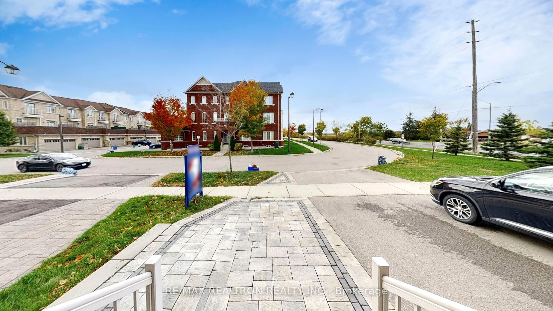 Photo 4 of 88 Memon Place, Markham, Wismer — HOMEH