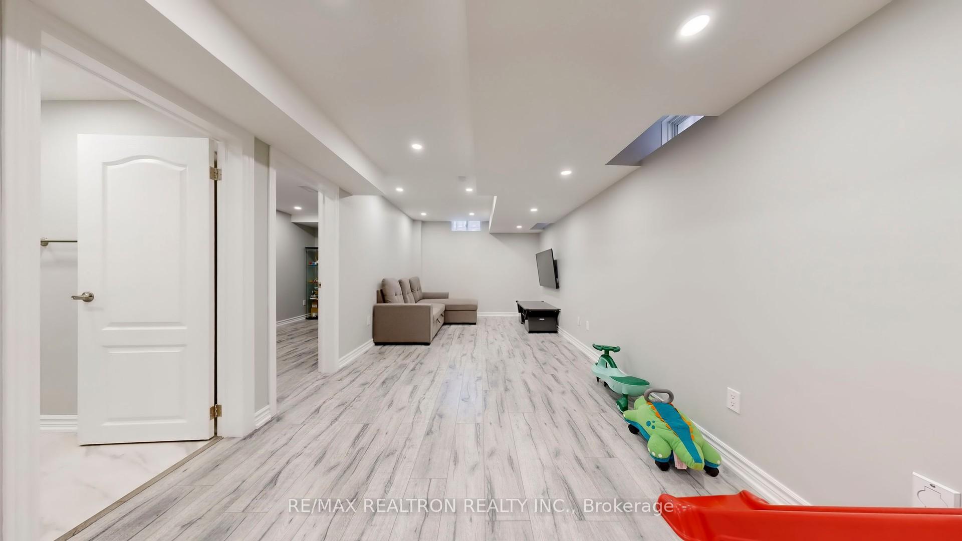 Photo 41 of 88 Memon Place, Markham, Wismer — HOMEH