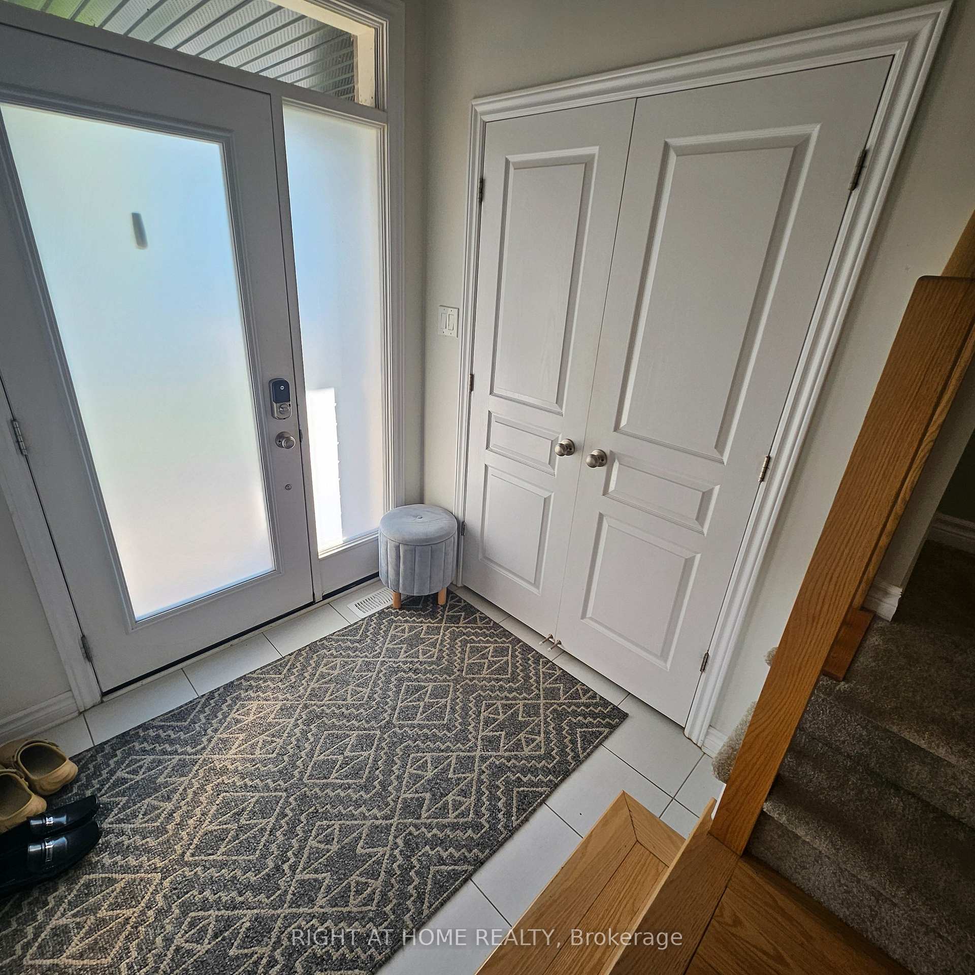 Photo 4 of 564 Triangle Street, Ottawa, Kanata - Emerald Meadows/Trailwest — HOMEH