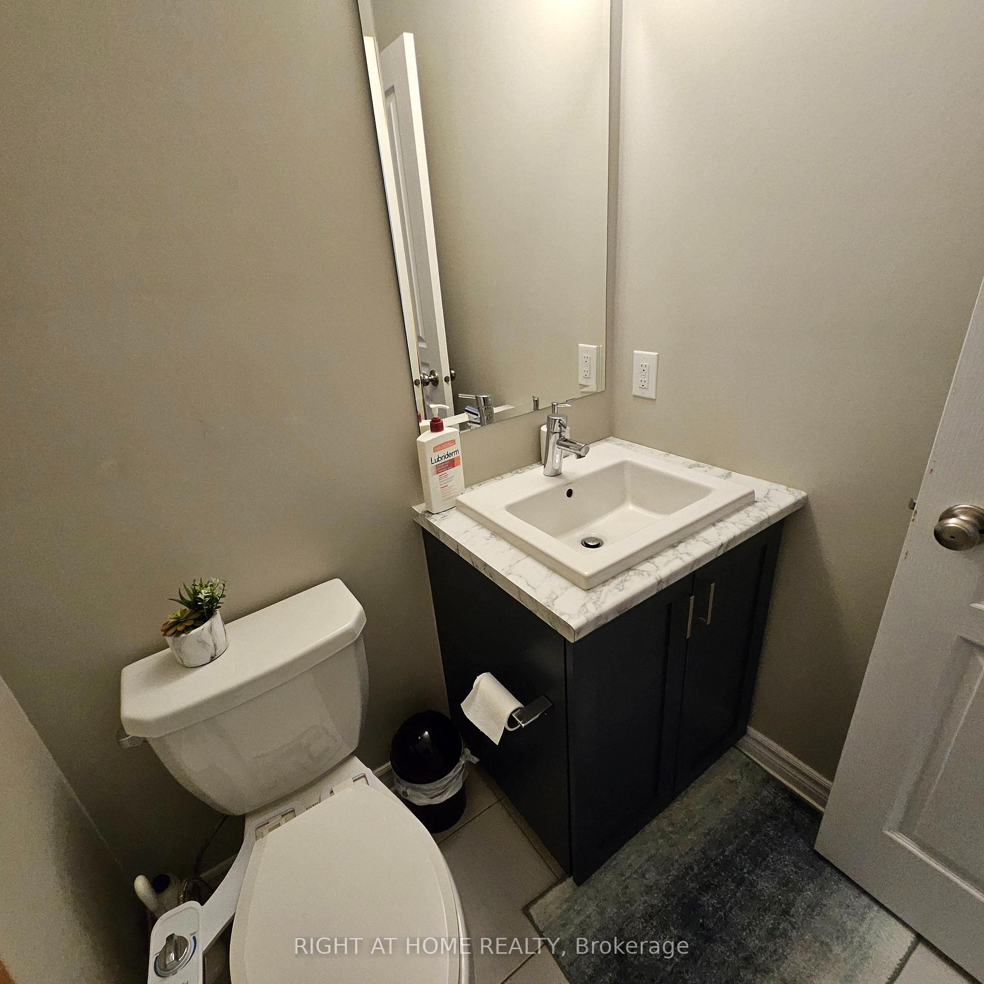 Photo 9 of 564 Triangle Street, Ottawa, Kanata - Emerald Meadows/Trailwest — HOMEH