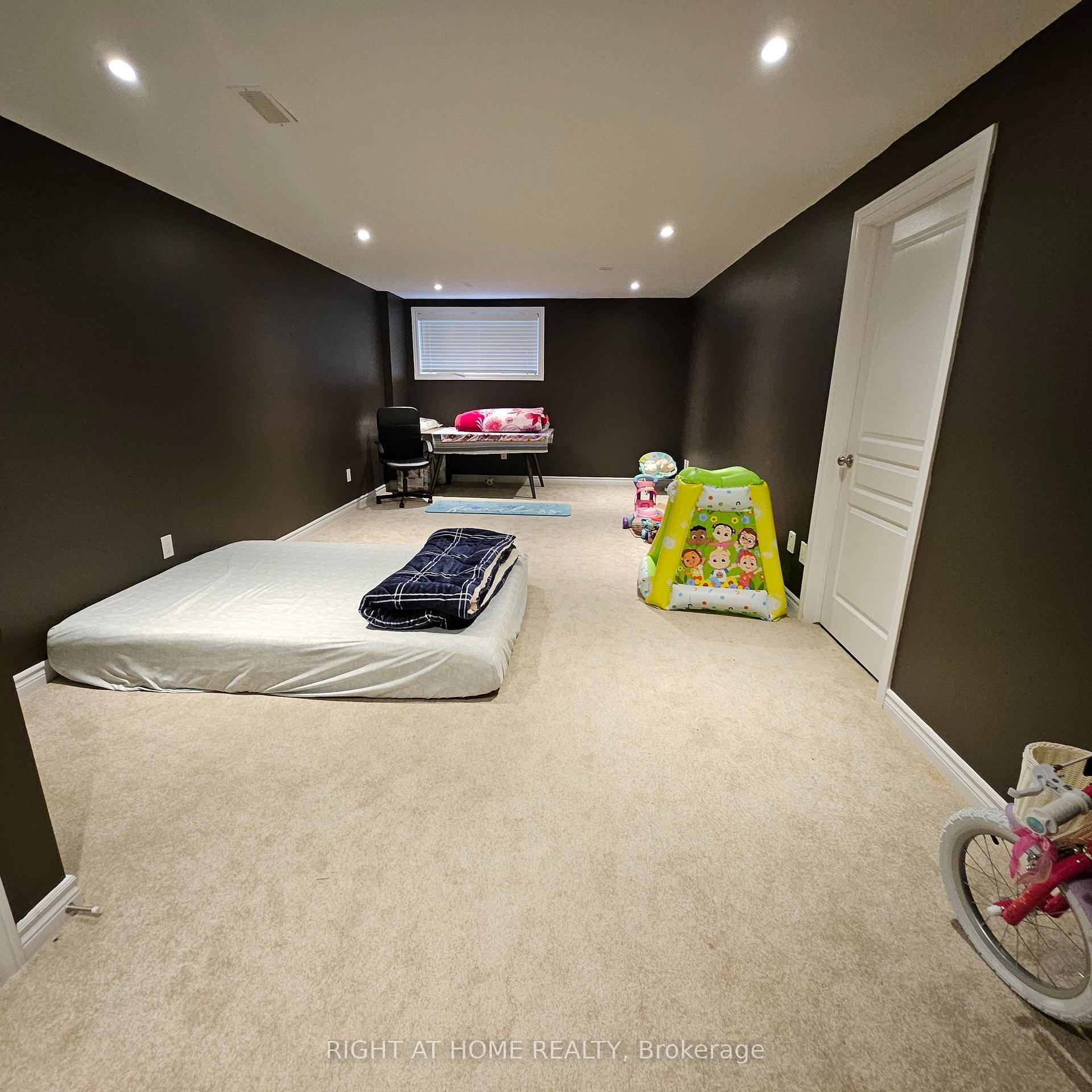 Photo 26 of 564 Triangle Street, Ottawa, Kanata - Emerald Meadows/Trailwest — HOMEH