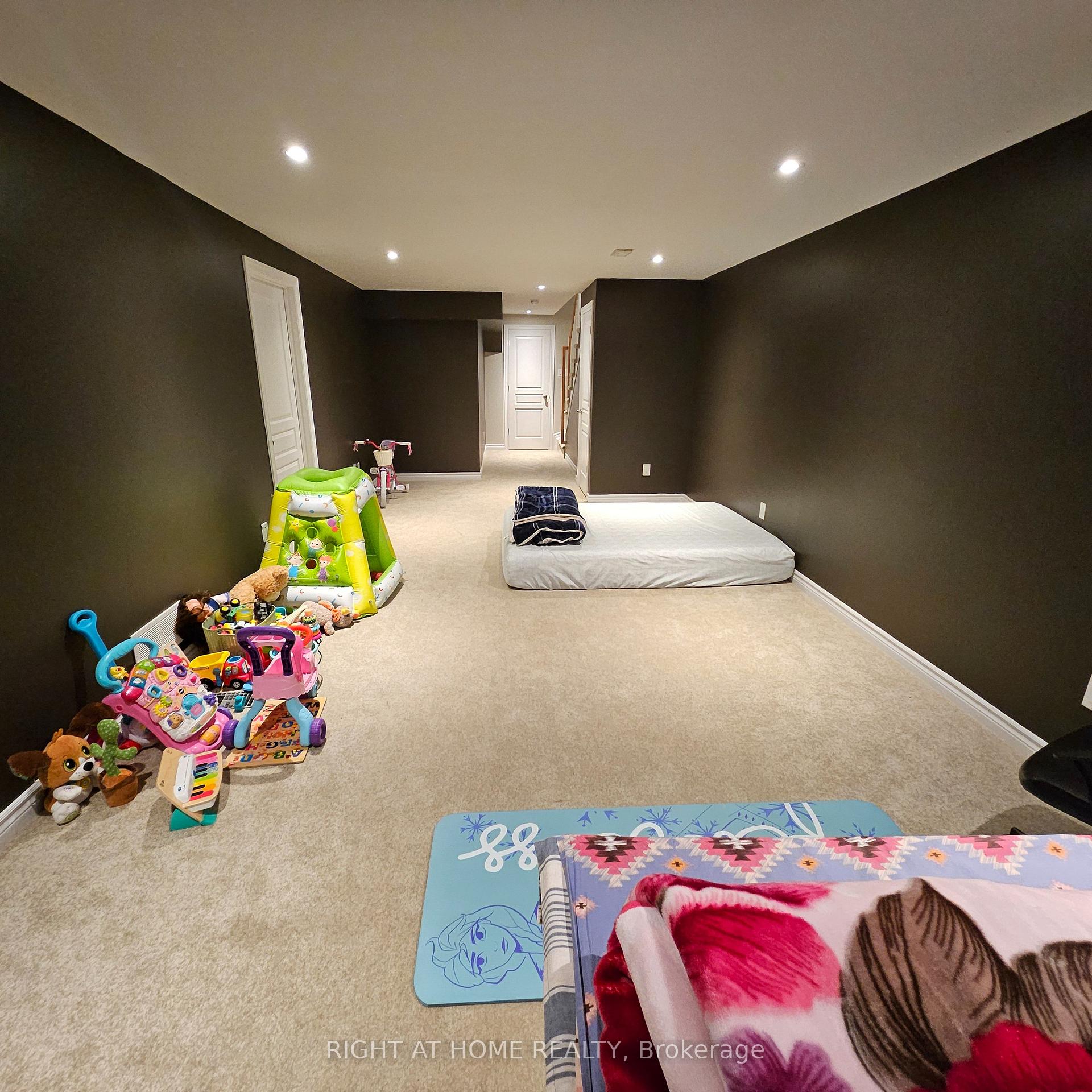 Photo 27 of 564 Triangle Street, Ottawa, Kanata - Emerald Meadows/Trailwest — HOMEH
