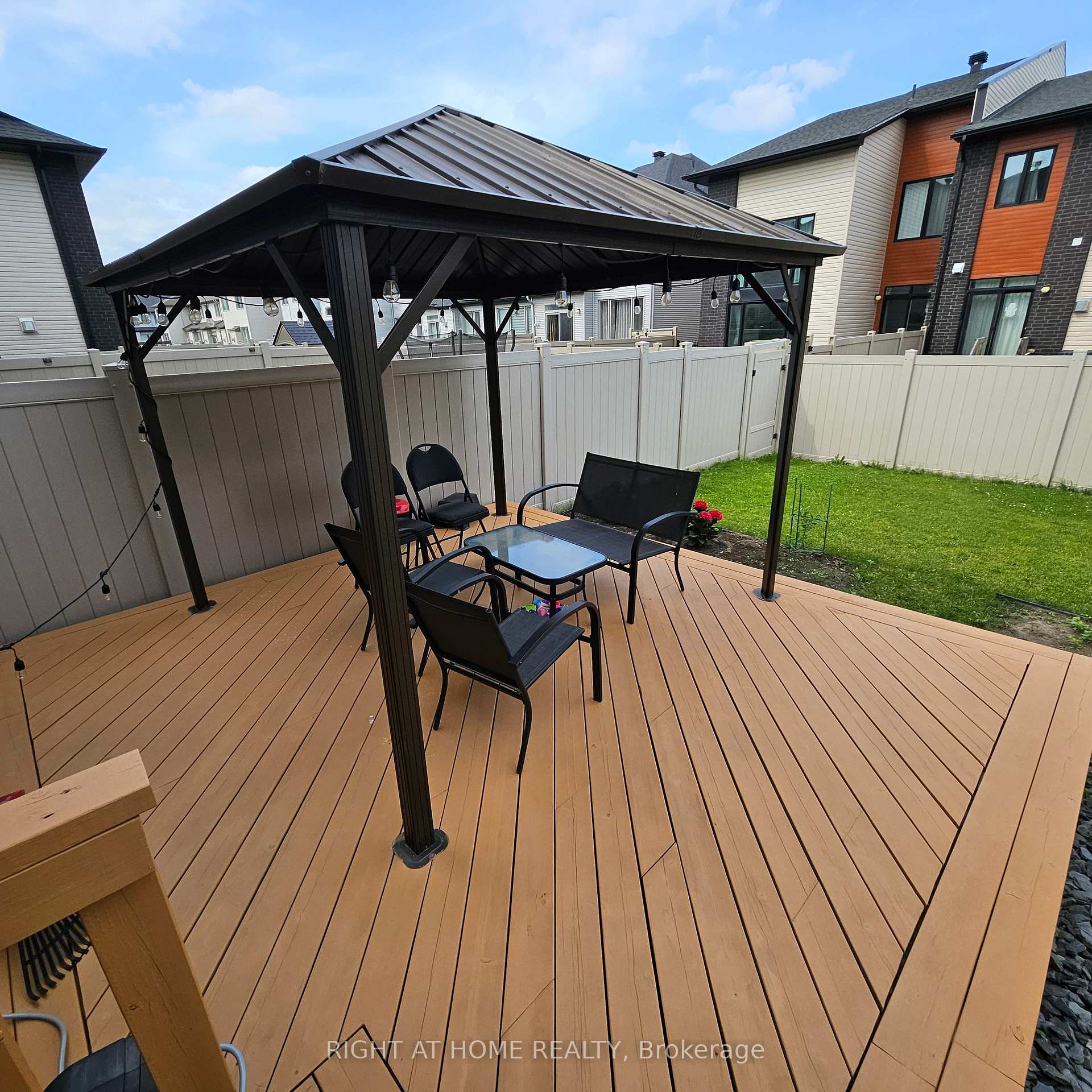 Photo 29 of 564 Triangle Street, Ottawa, Kanata - Emerald Meadows/Trailwest — HOMEH