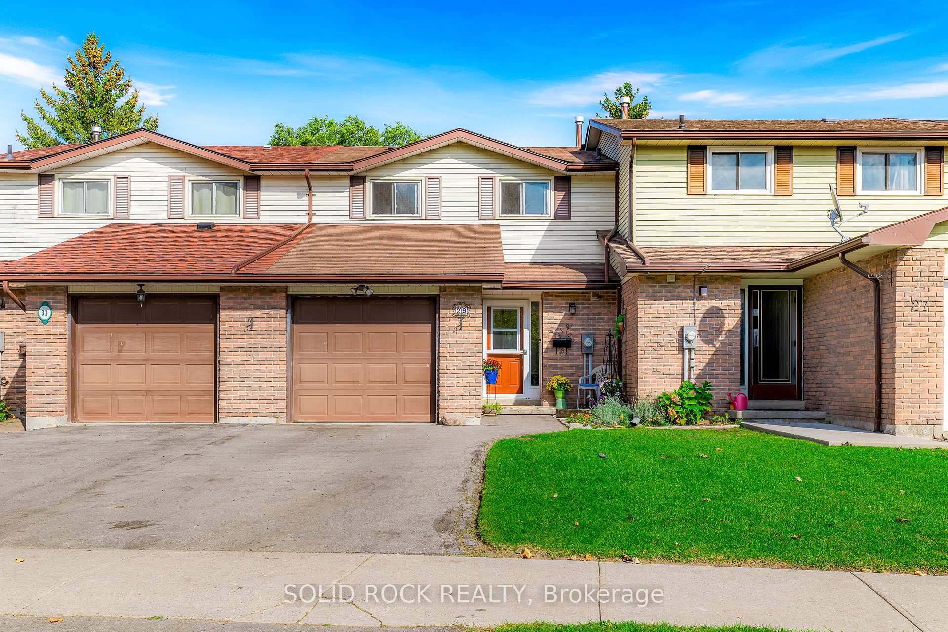 Front of 29 Windfield Crescent