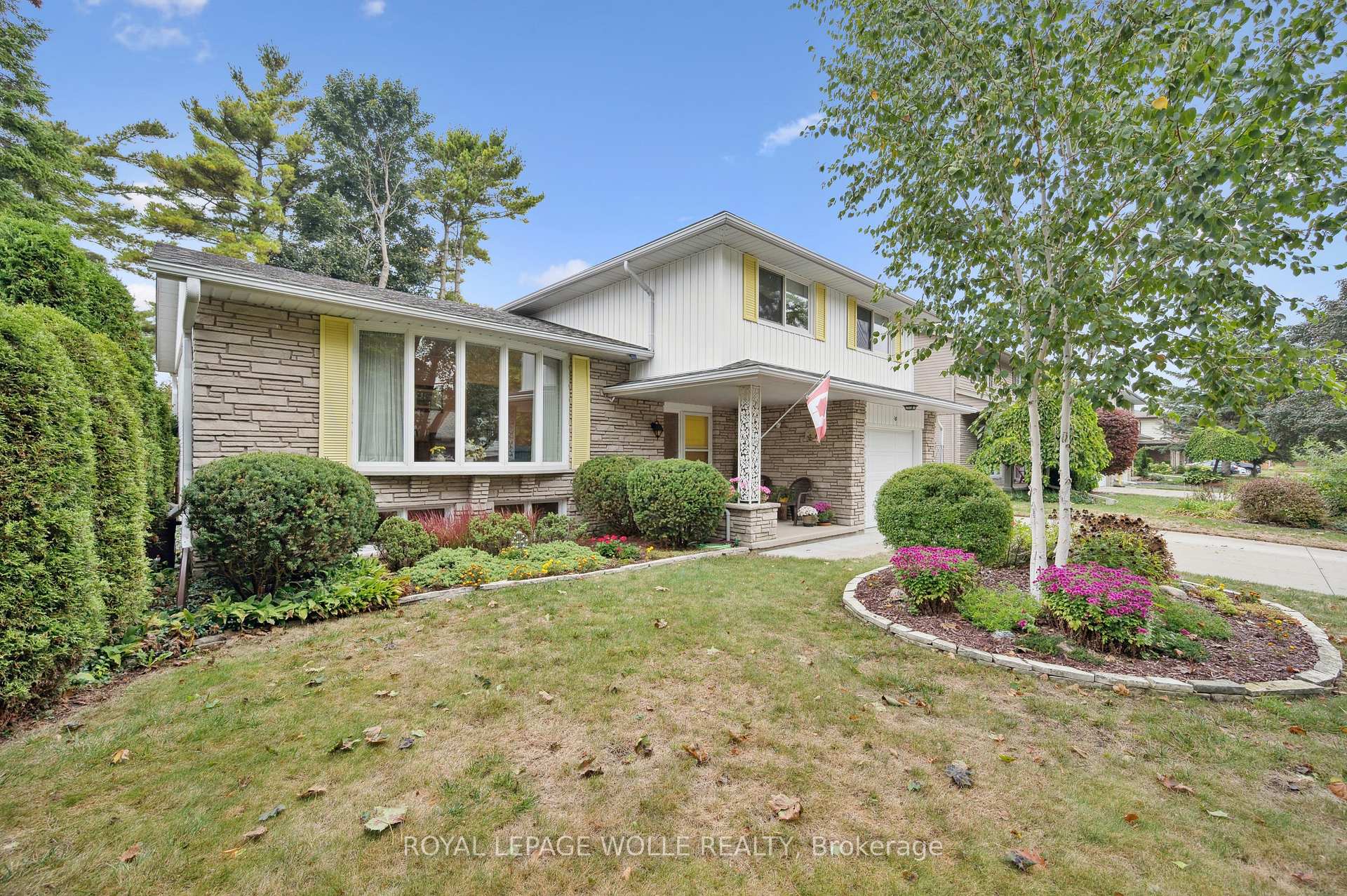 Photo 2 of 18 Simpson Avenue, Kitchener — HOMEH