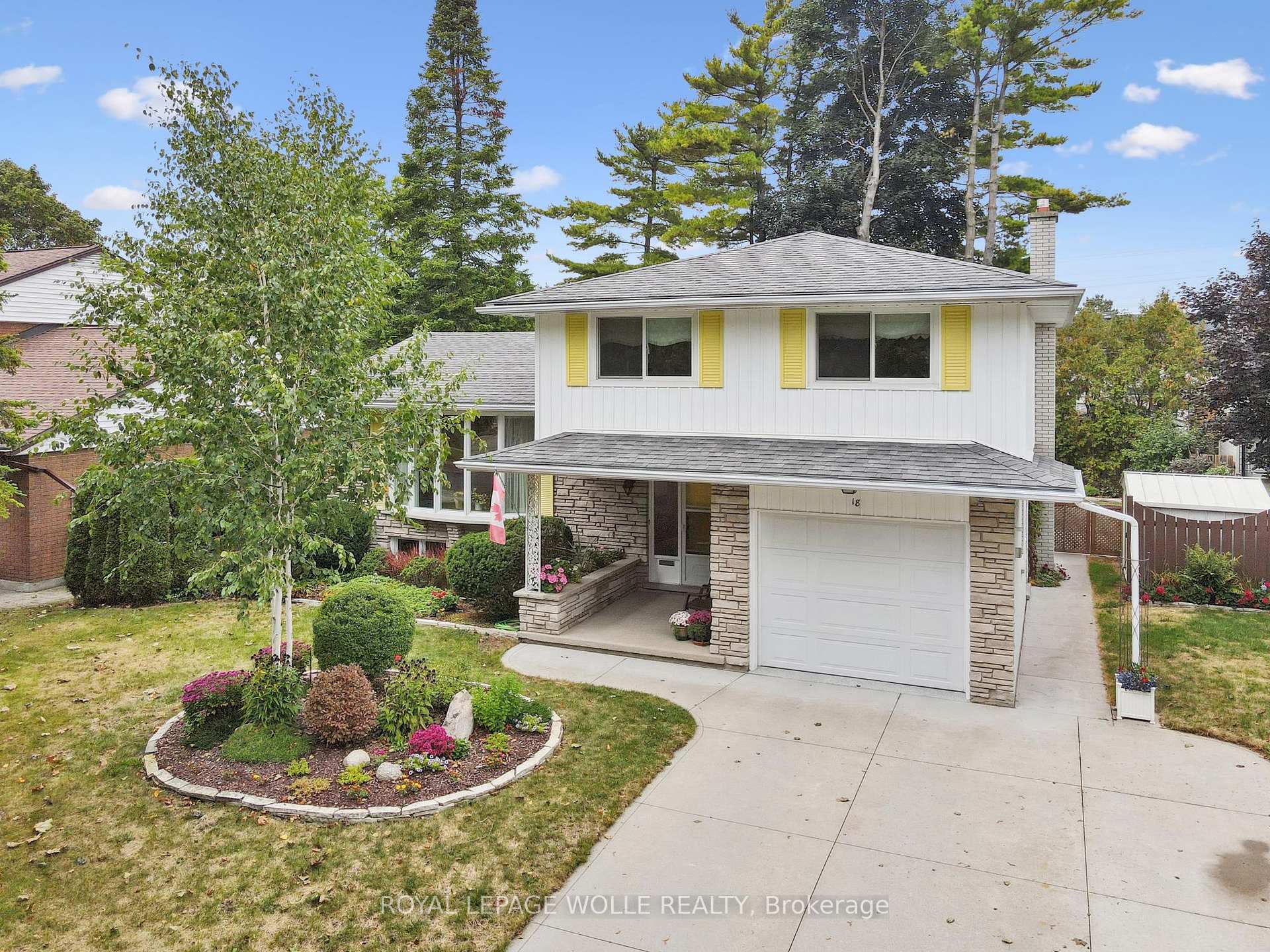 Photo 3 of 18 Simpson Avenue, Kitchener — HOMEH
