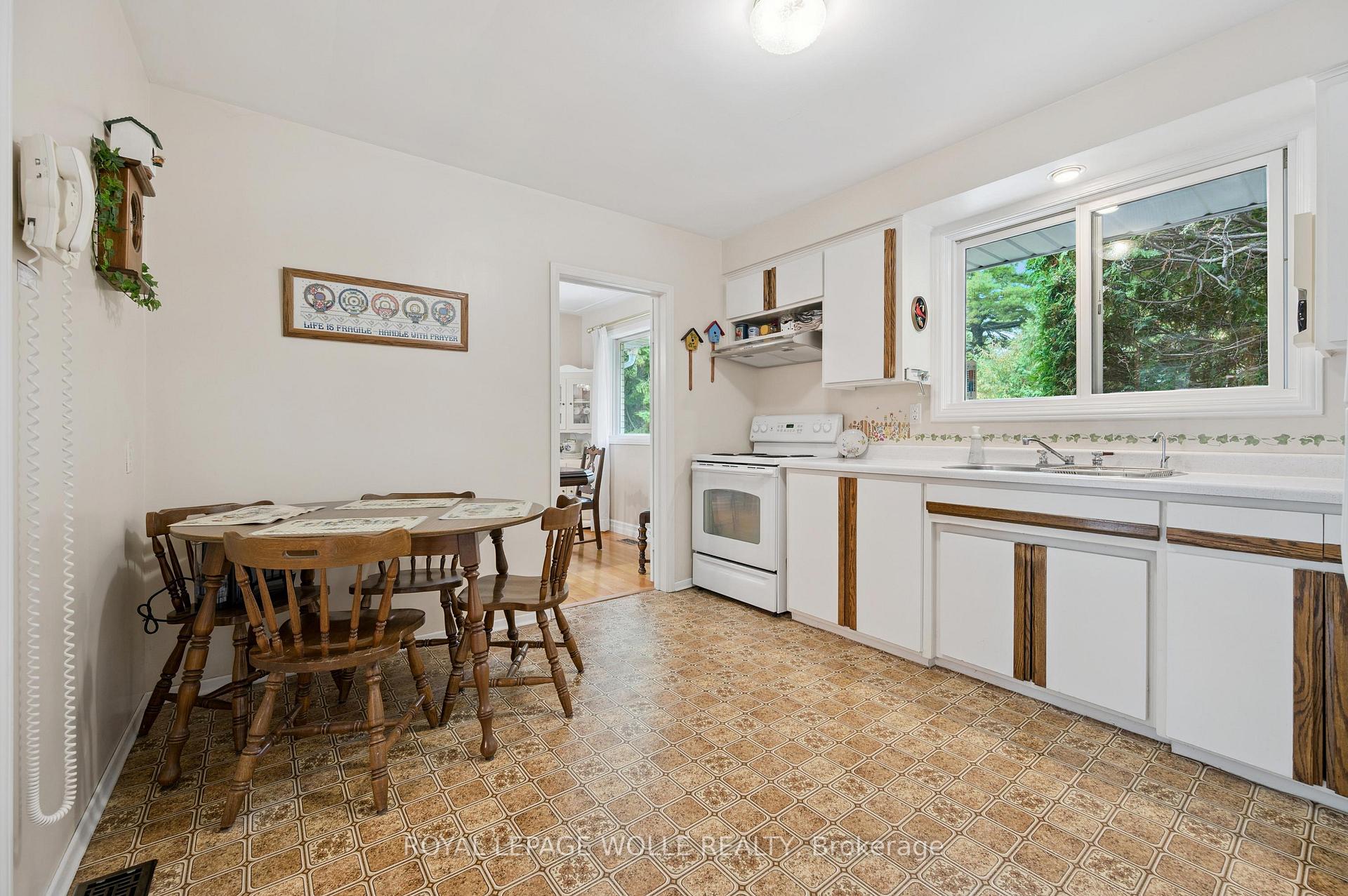 Photo 17 of 18 Simpson Avenue, Kitchener — HOMEH