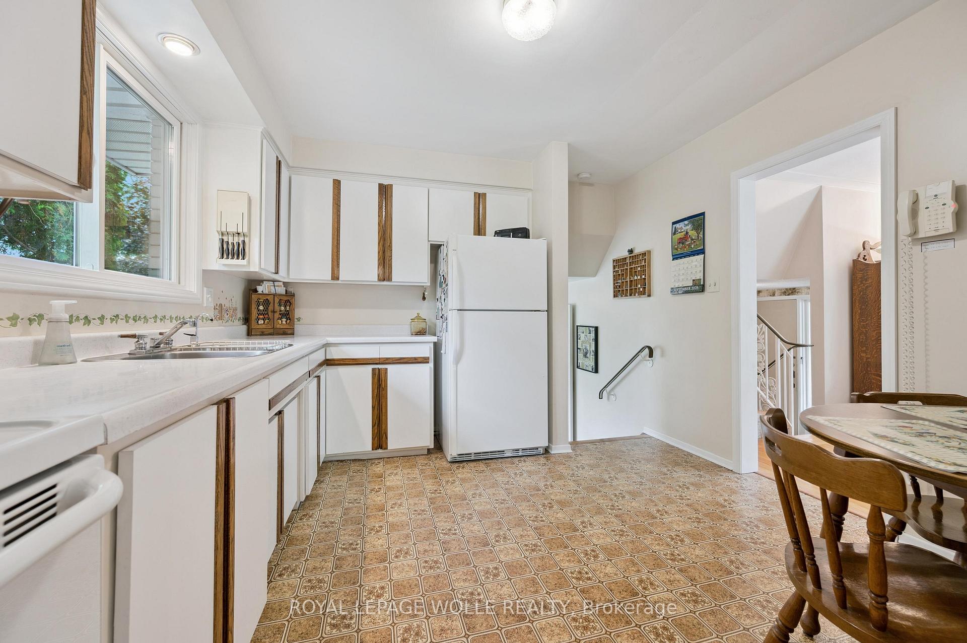 Photo 19 of 18 Simpson Avenue, Kitchener — HOMEH