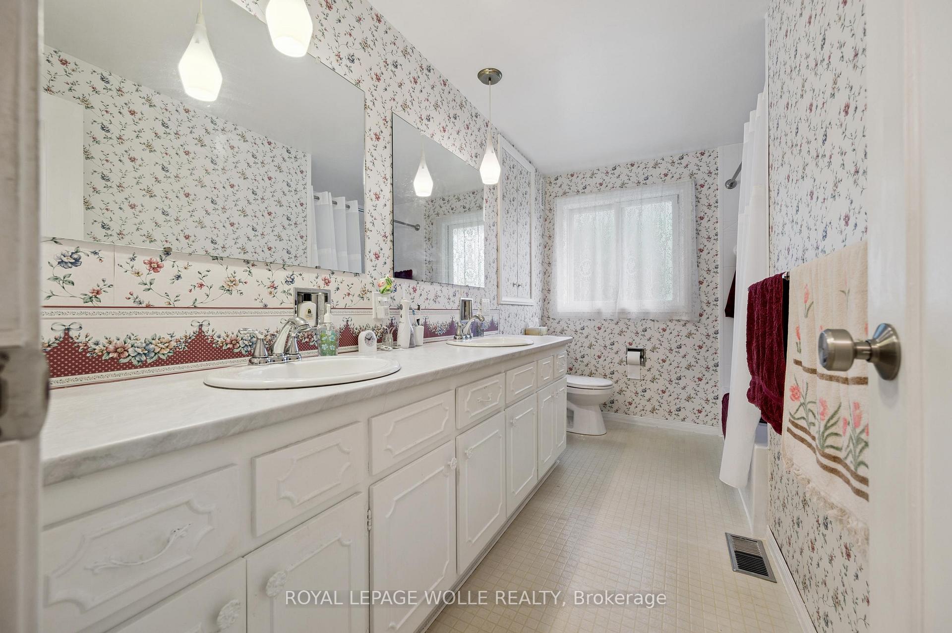 Photo 23 of 18 Simpson Avenue, Kitchener — HOMEH