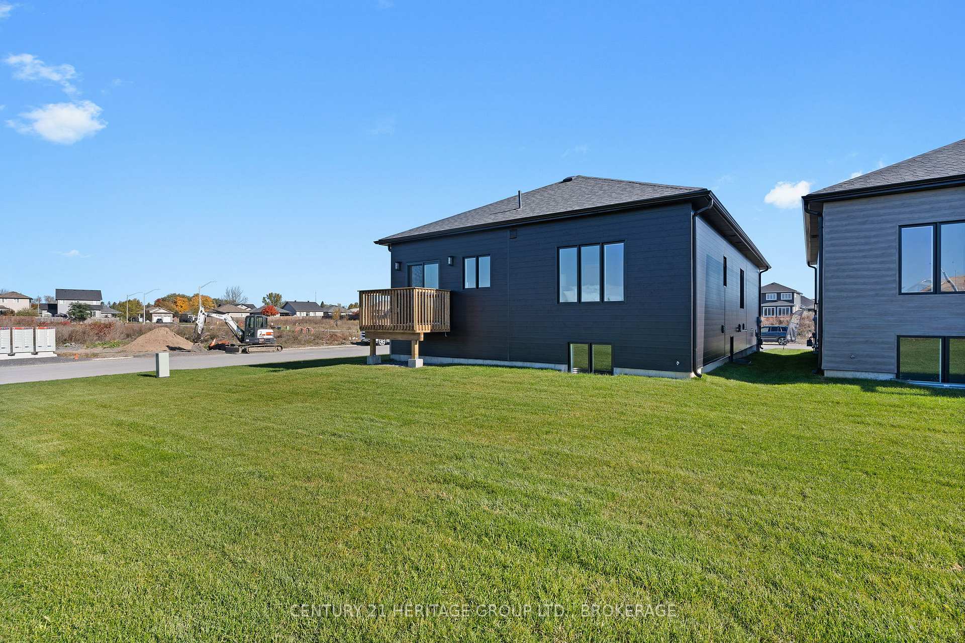 Photo 32 of 107 Creighton Drive, Loyalist, Lennox and Addington - South — HOMEH