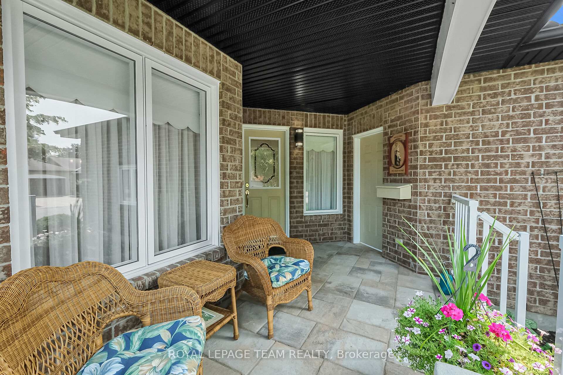 Photo 5 of 20 Peregrine Crescent, Ottawa, Kanata - Bridlewood — HOMEH