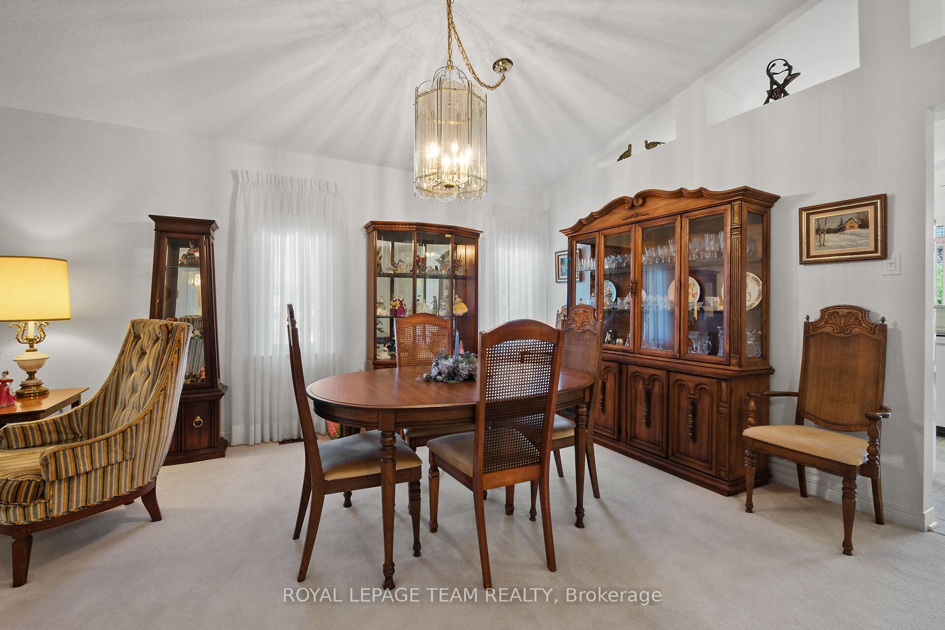 Photo 12 of 20 Peregrine Crescent, Ottawa, Kanata - Bridlewood — HOMEH