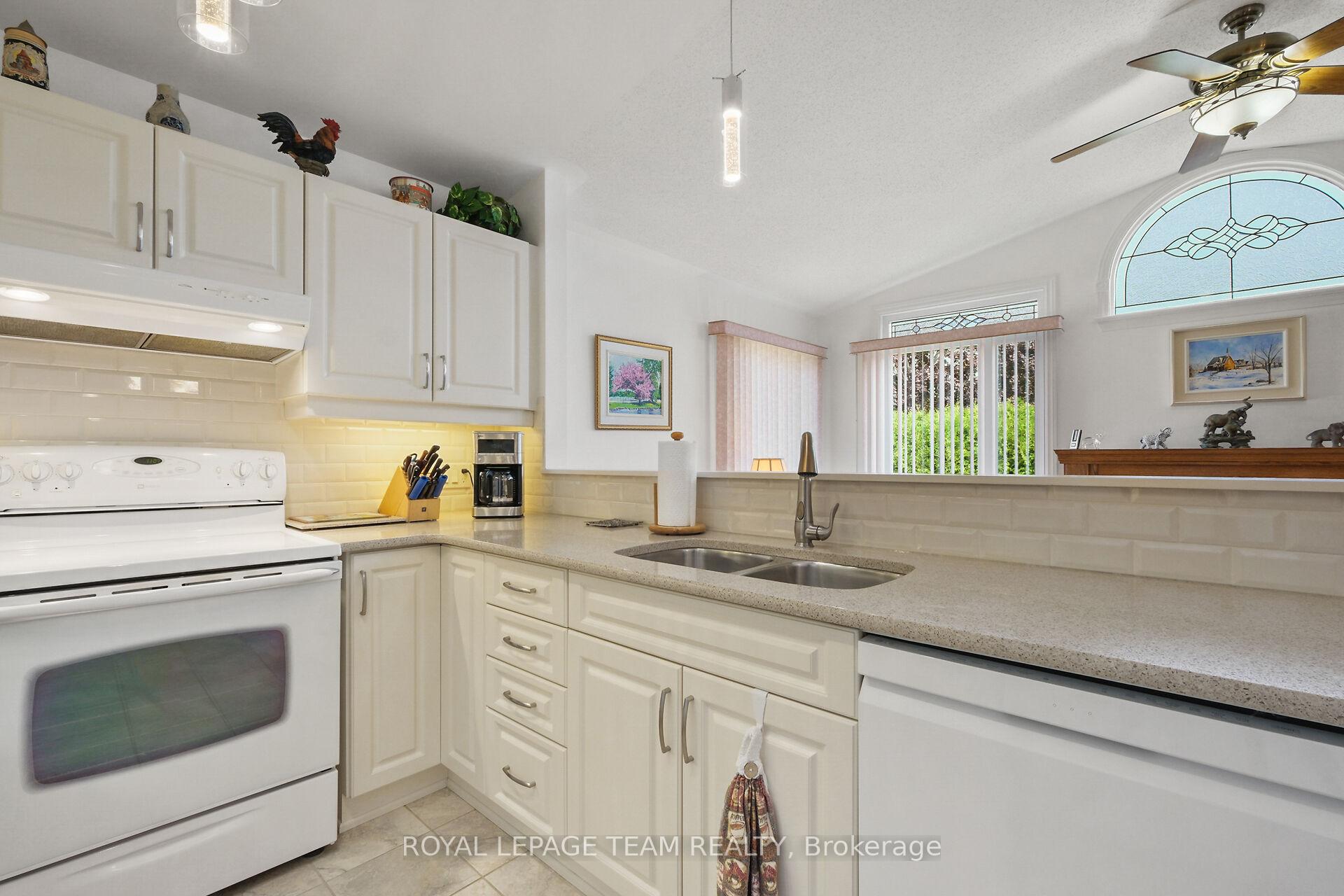 Photo 19 of 20 Peregrine Crescent, Ottawa, Kanata - Bridlewood — HOMEH