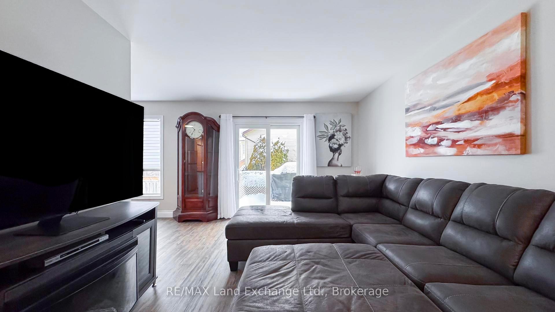 Photo 8 of 812 MacKendrick Drive, Kincardine — HOMEH