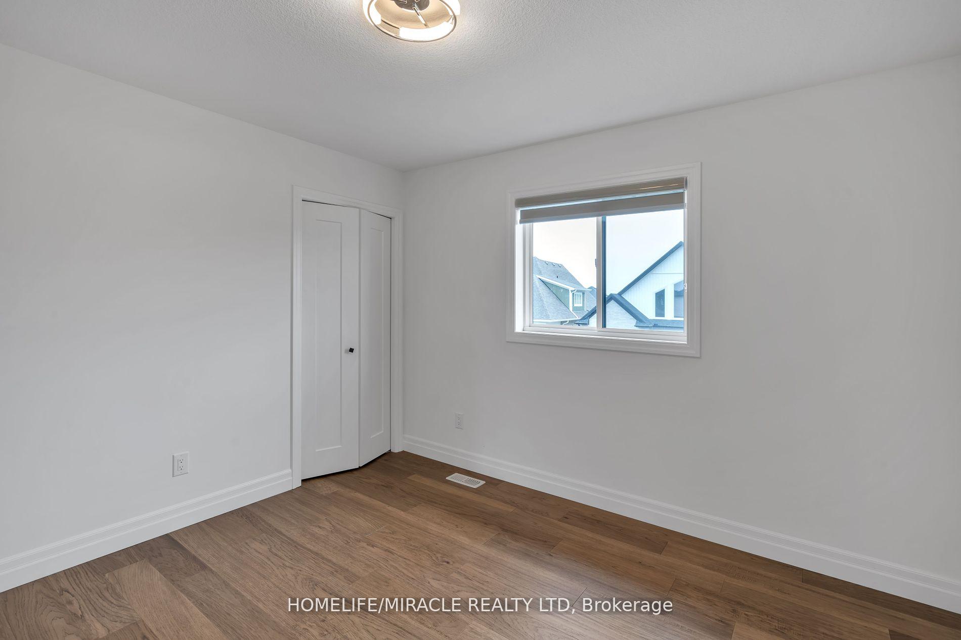 Photo 3 of 115 Jefferson Street W, Lucan Biddulph, Lucan — HOMEH