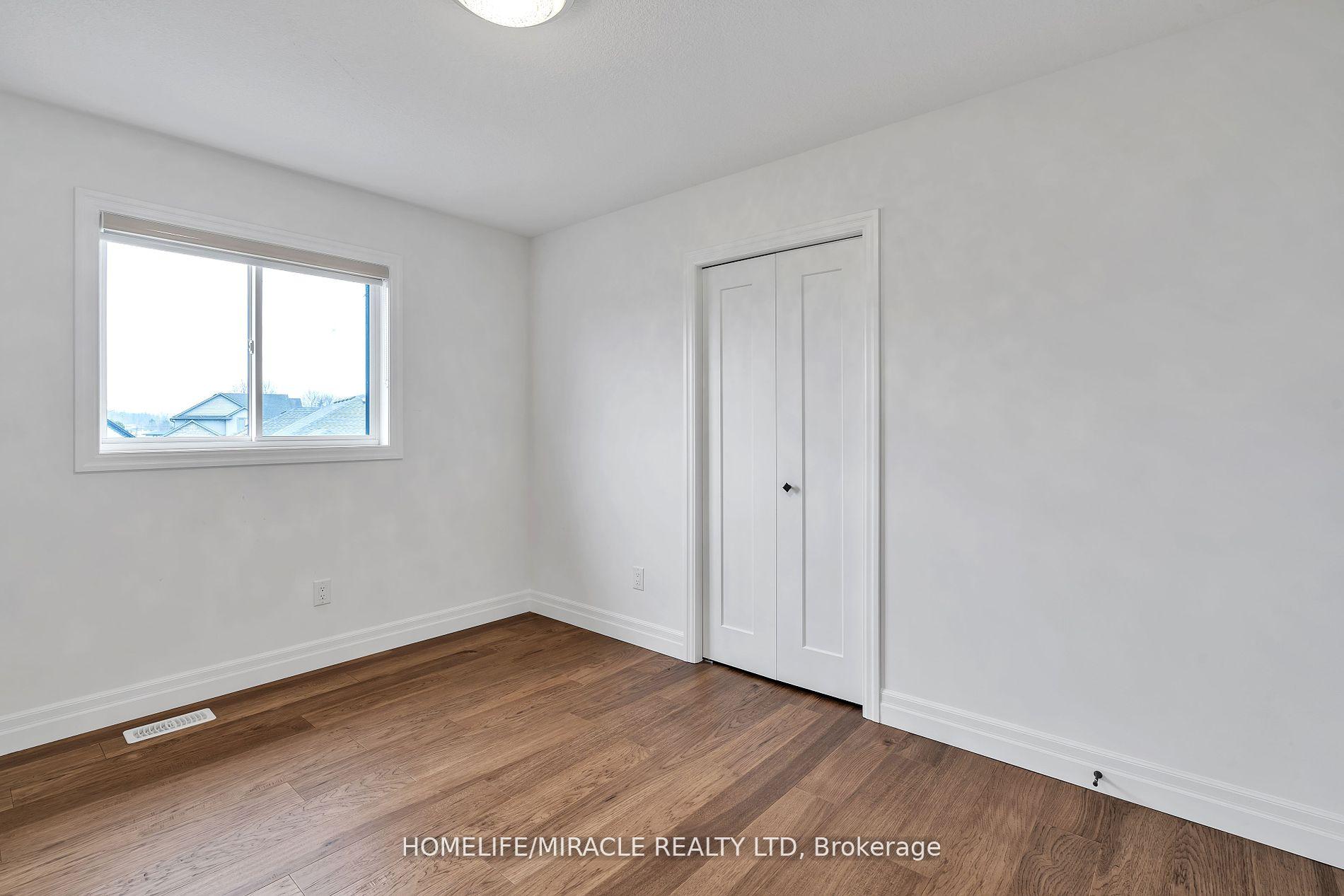 Photo 4 of 115 Jefferson Street W, Lucan Biddulph, Lucan — HOMEH